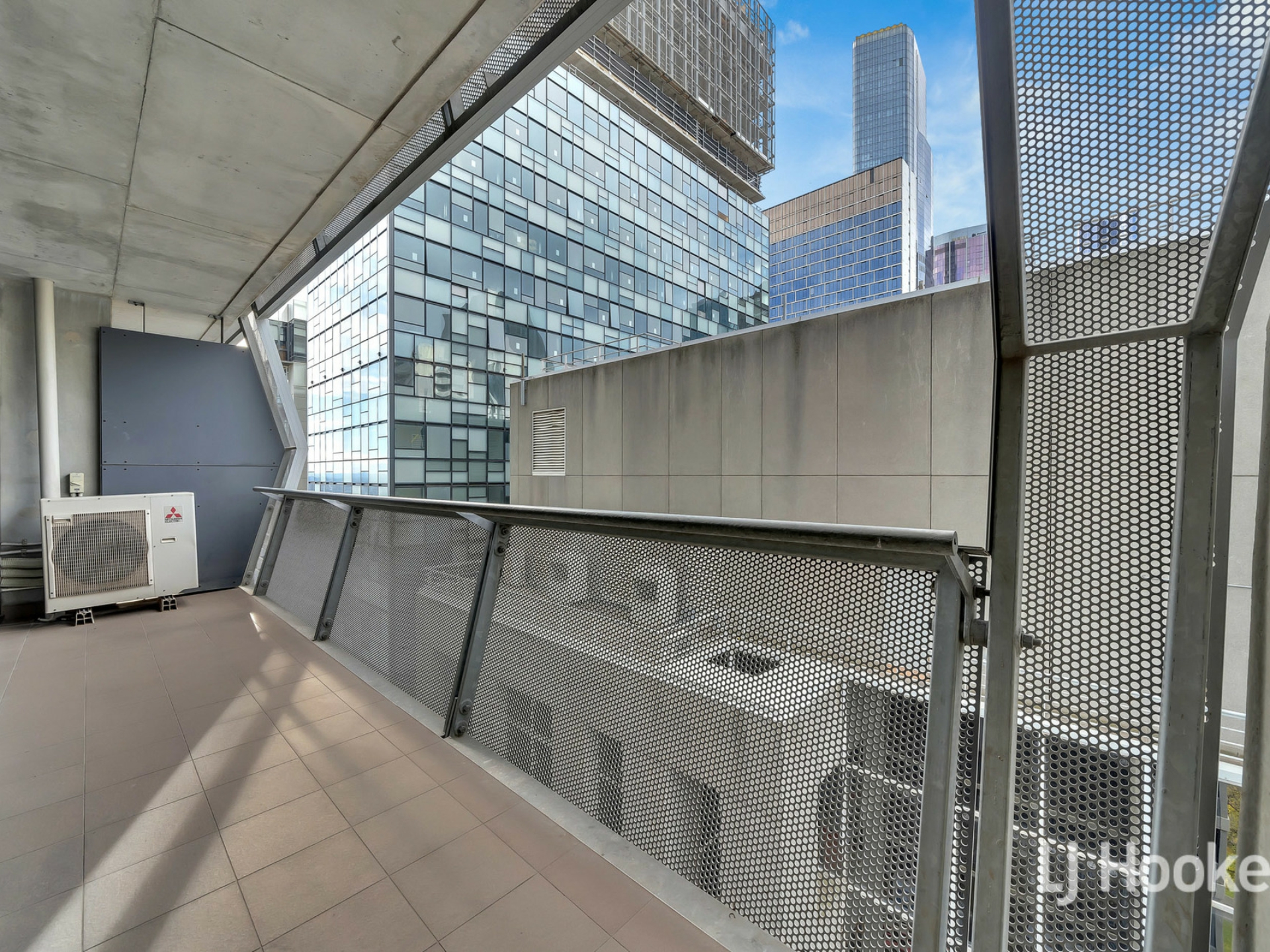 2105/350 William Street, MELBOURNE