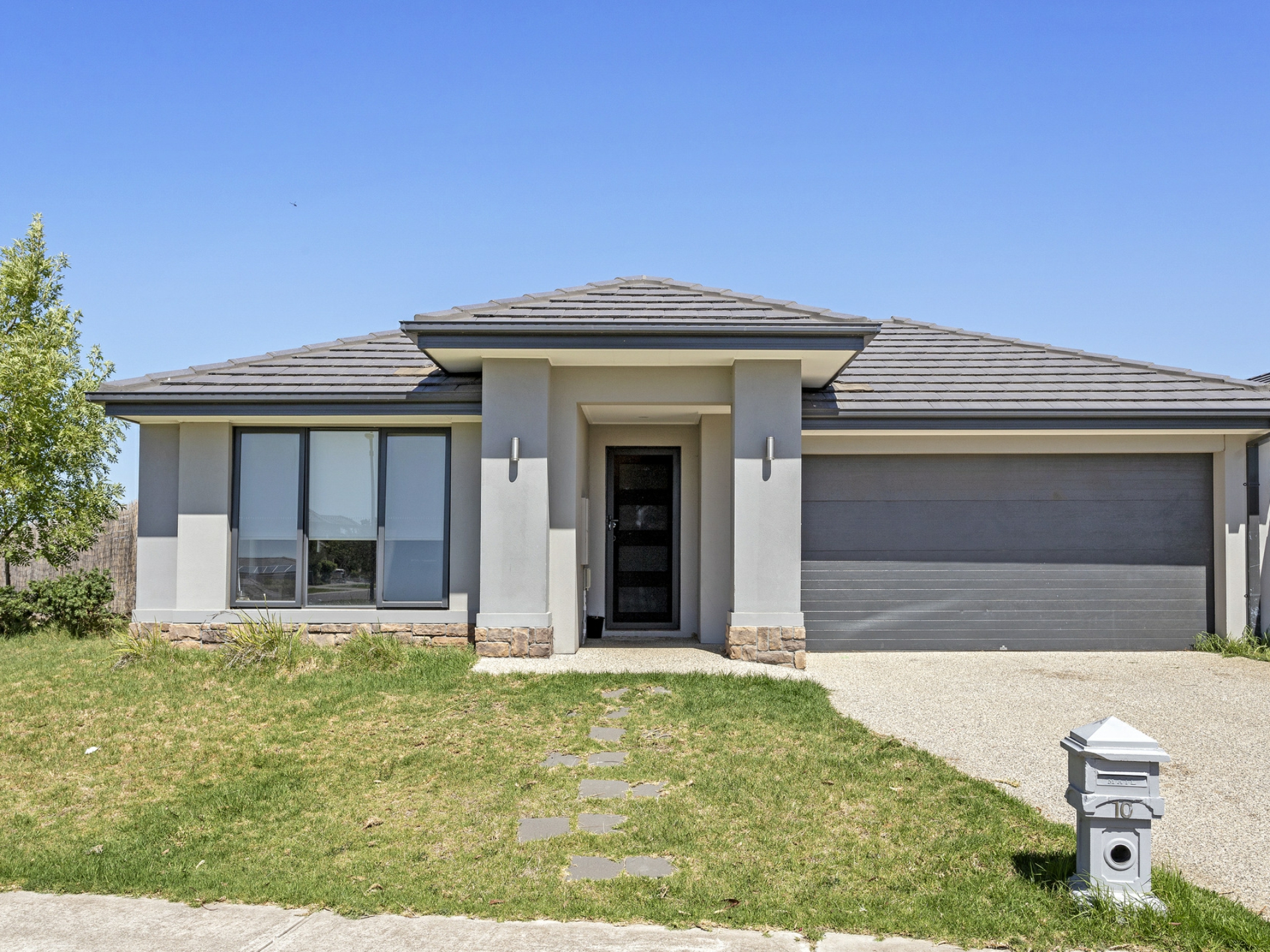10 Lukis Avenue, Williams Landing