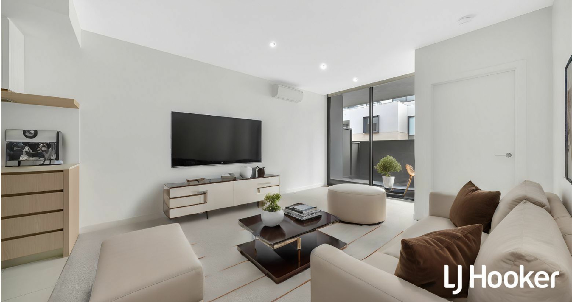 127F/11 Bond Street — photo from LJ Hooker City Residential
