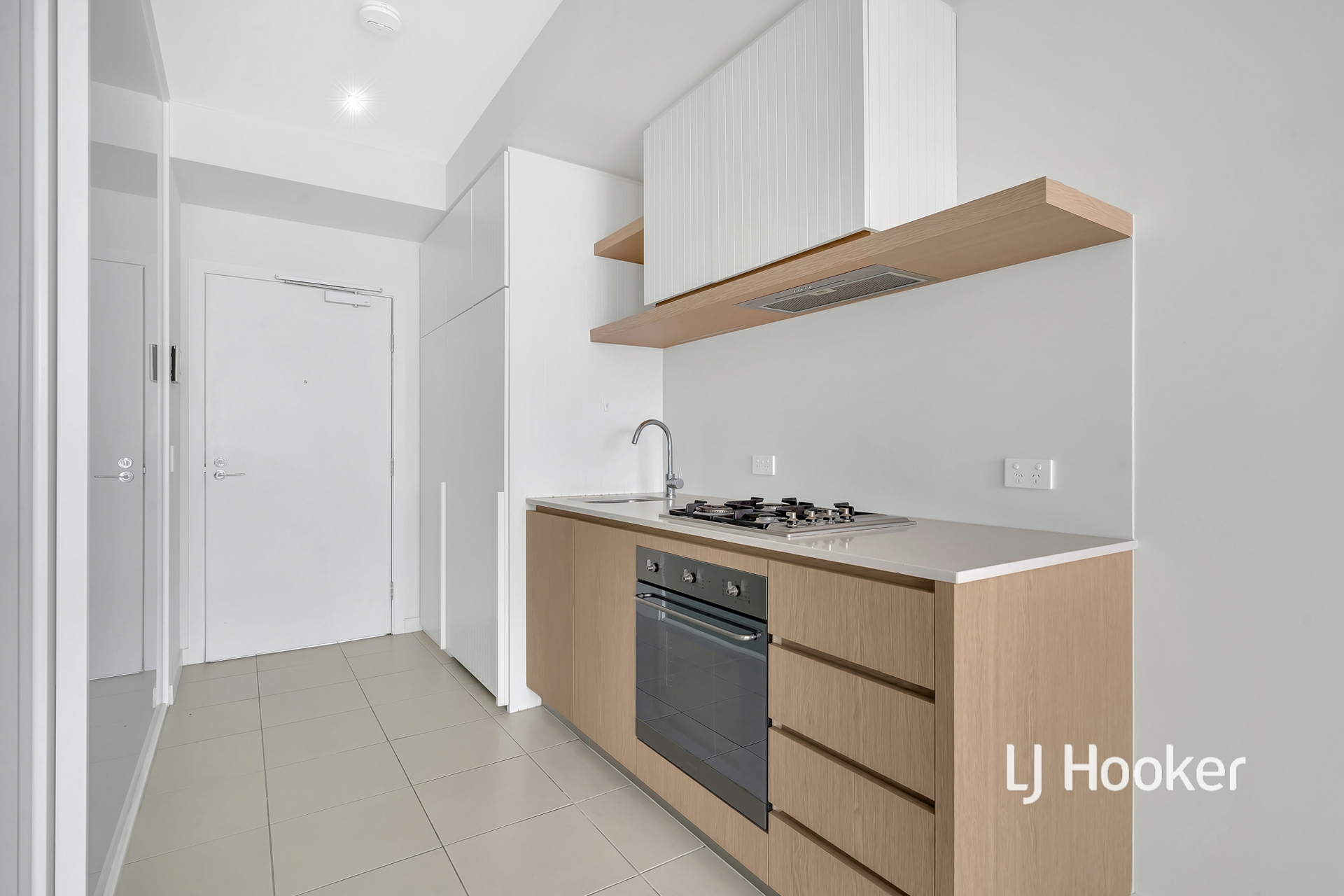 127F/11 Bond Street — photo 4 of 12
