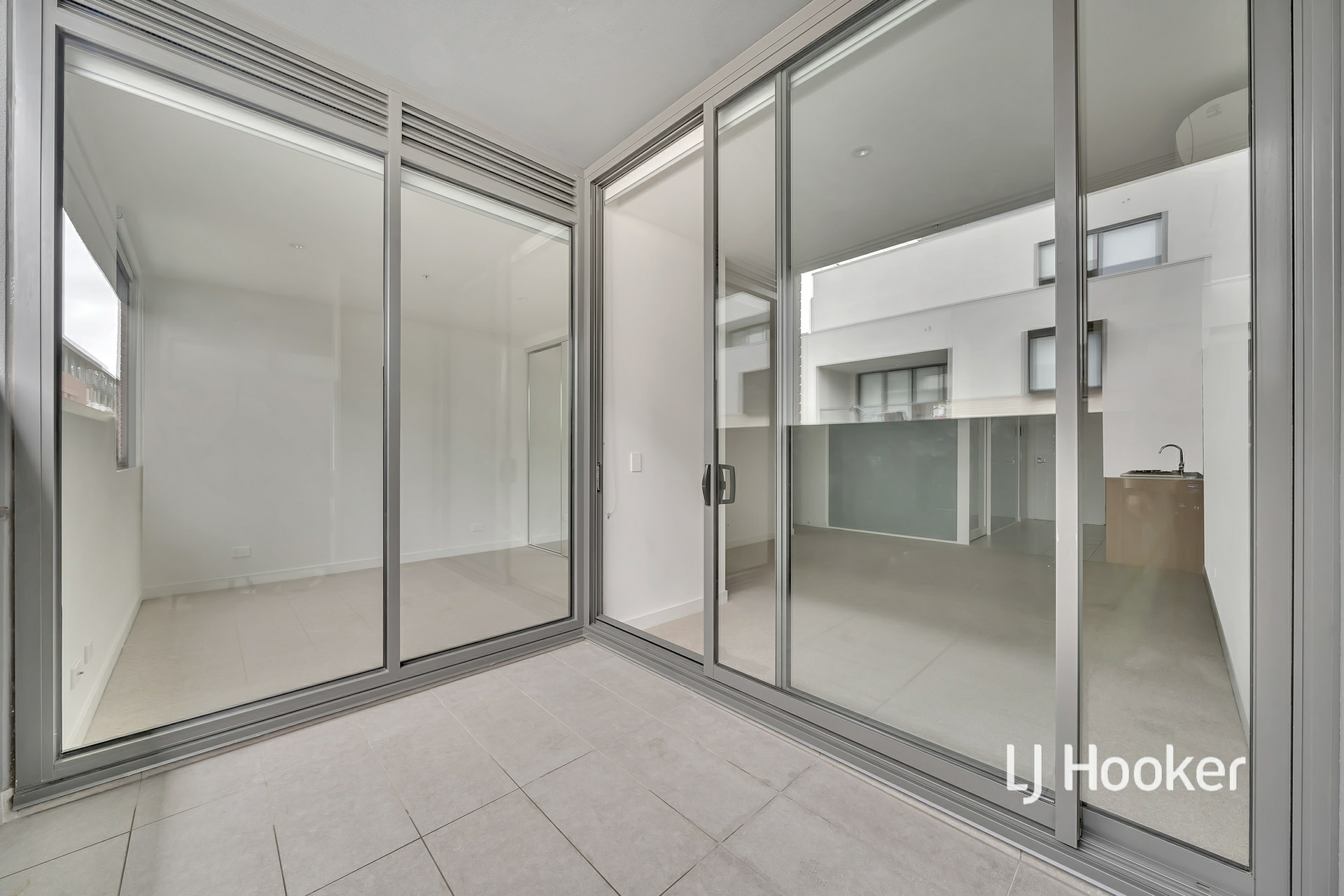 127F/11 Bond Street — photo 9 of 12