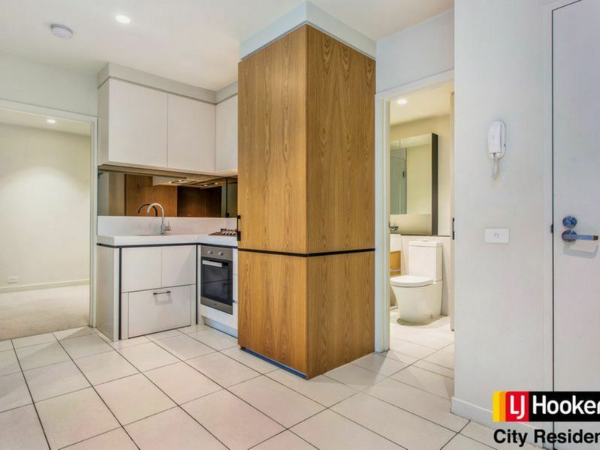 124/4-10 Daly Street — photo 2 of 10