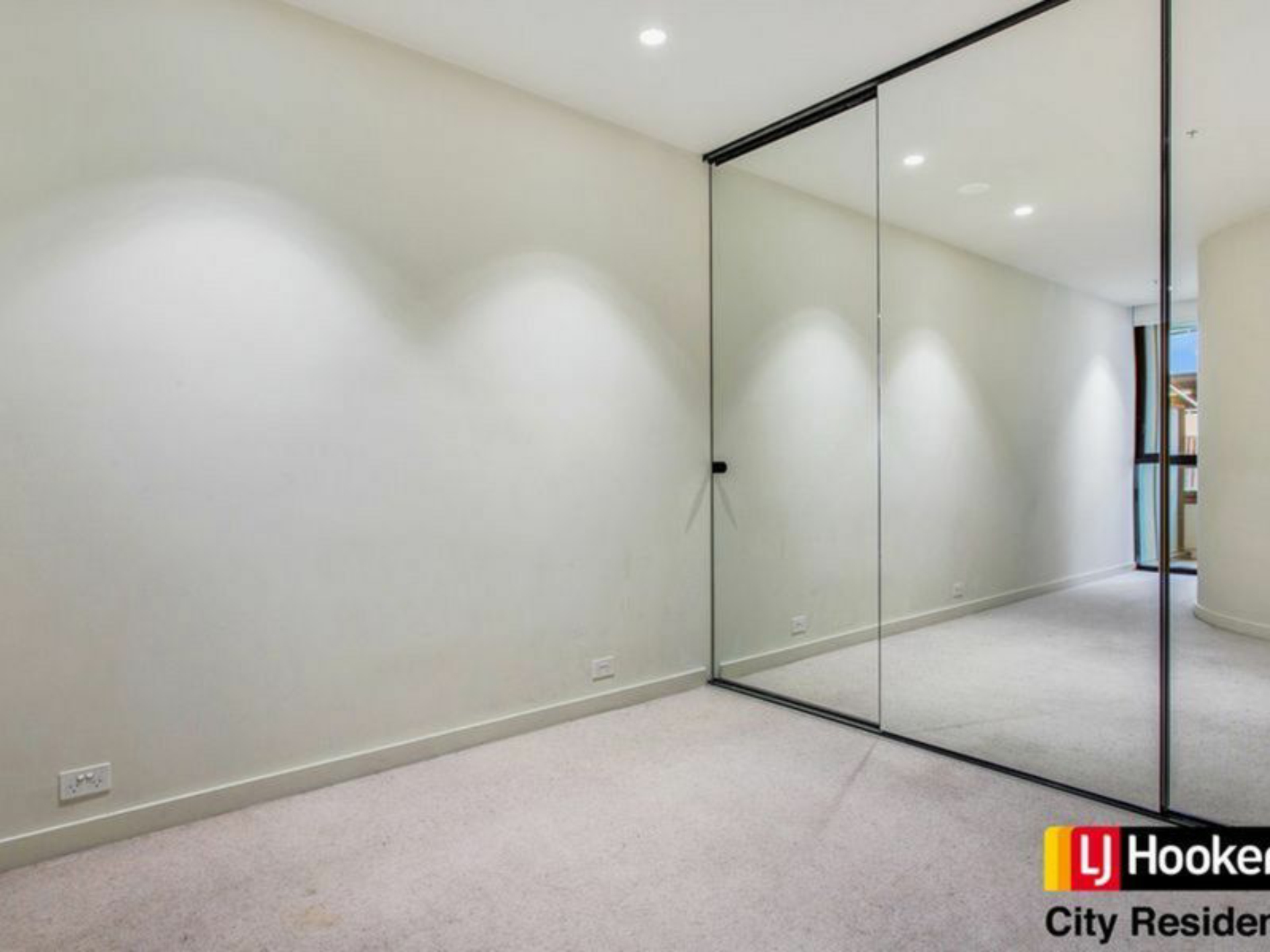 124/4-10 Daly Street — photo 5 of 10