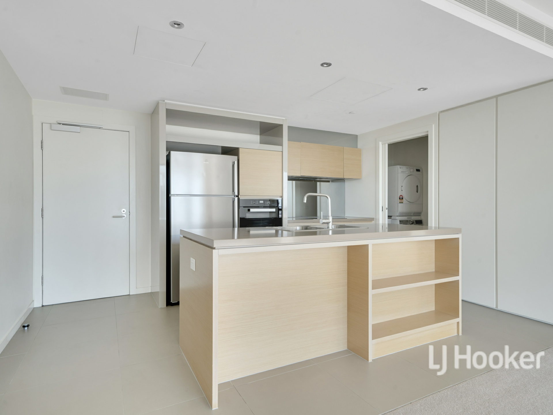 2404/9 Waterside Place, DOCKLANDS