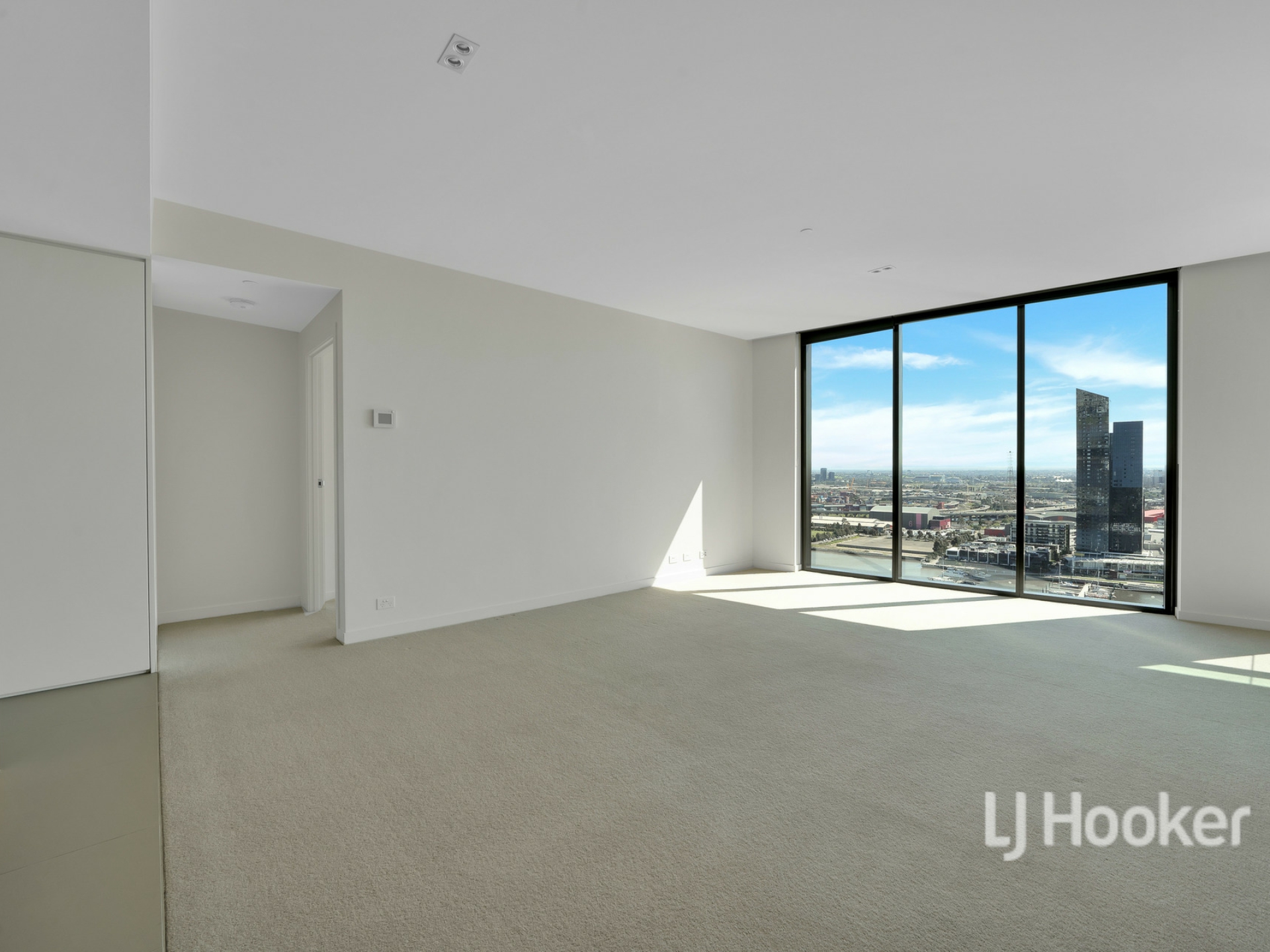 2404/9 Waterside Place, DOCKLANDS
