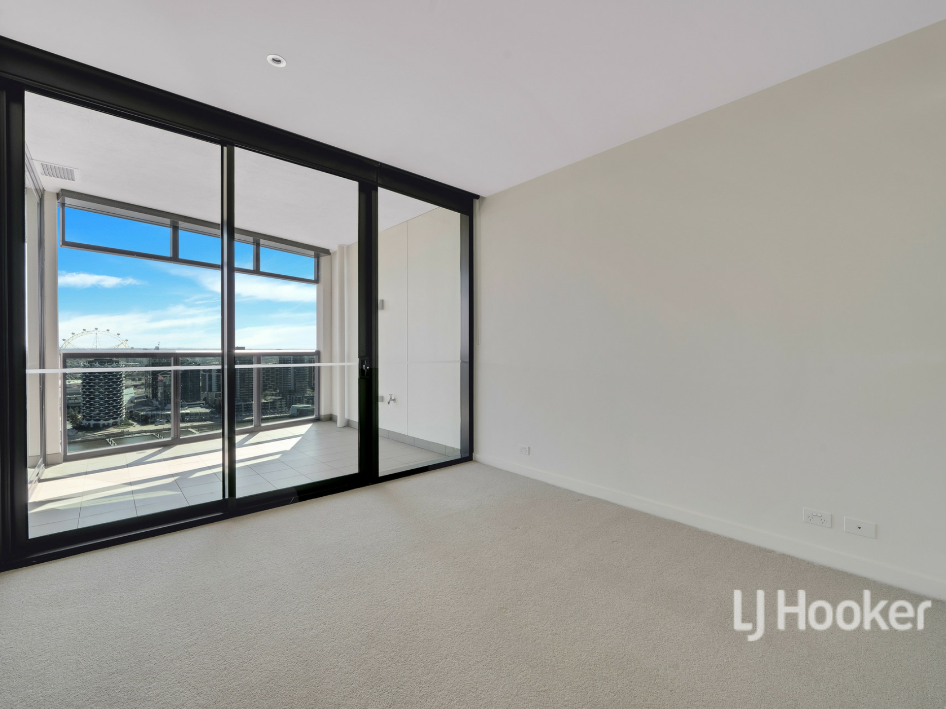 2404/9 Waterside Place, DOCKLANDS