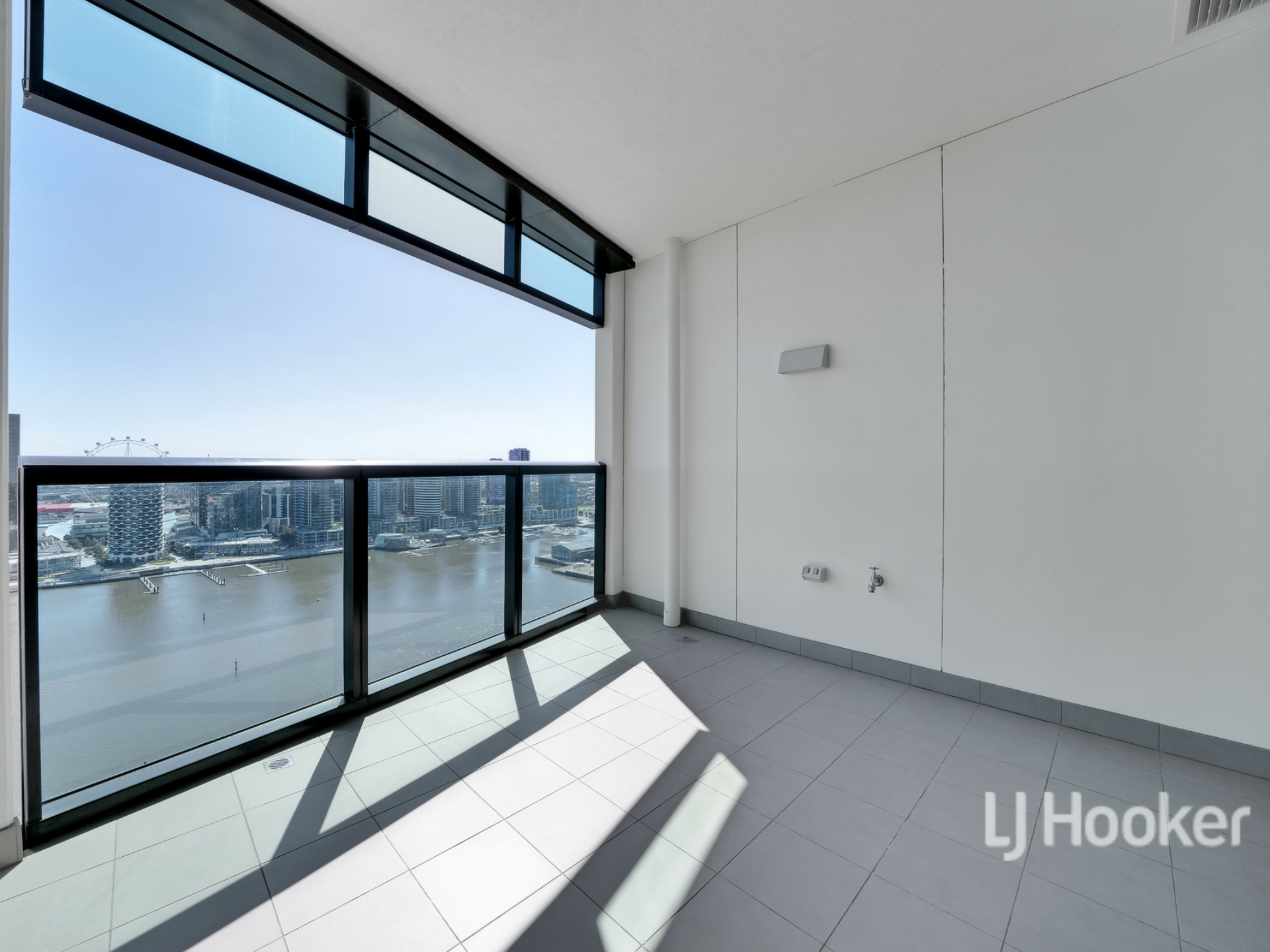 2404/9 Waterside Place, DOCKLANDS