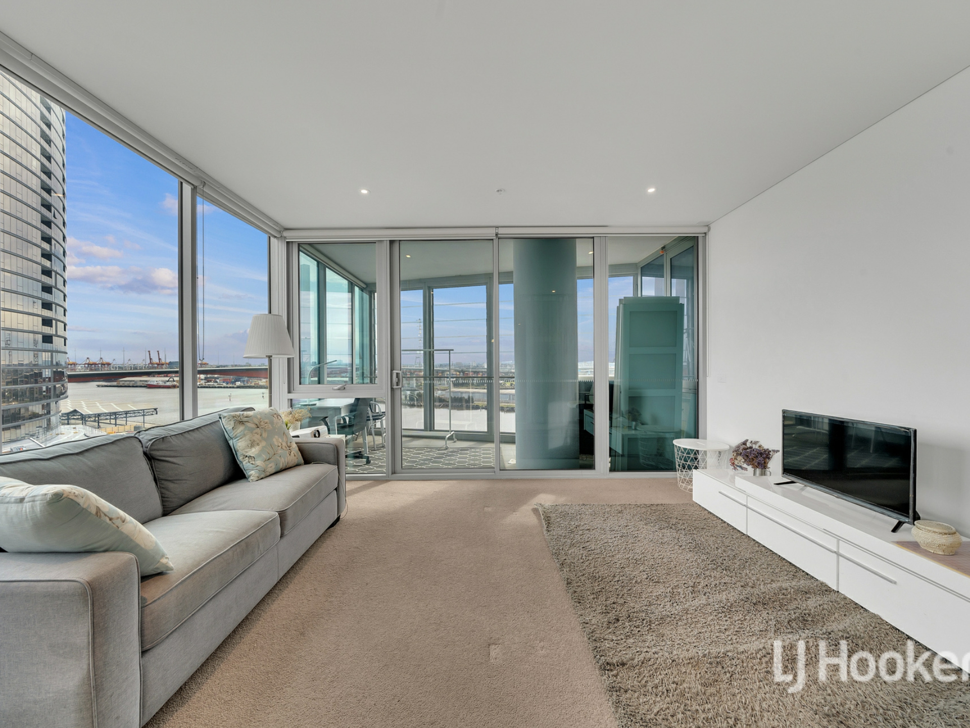 1101/81 South Wharf Drive, DOCKLANDS
