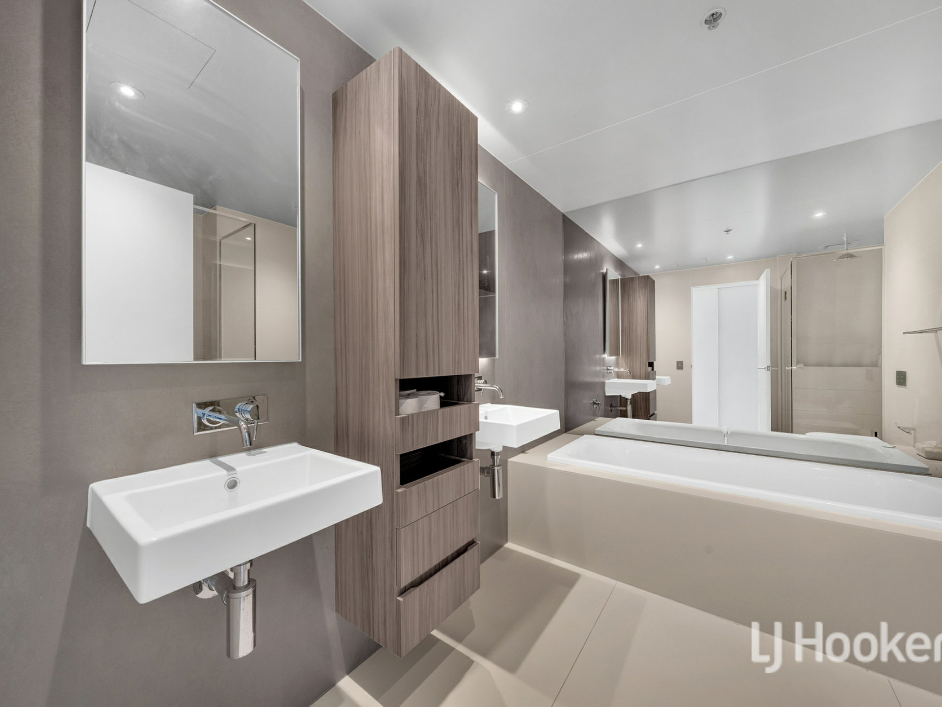 1101/81 South Wharf Drive, DOCKLANDS