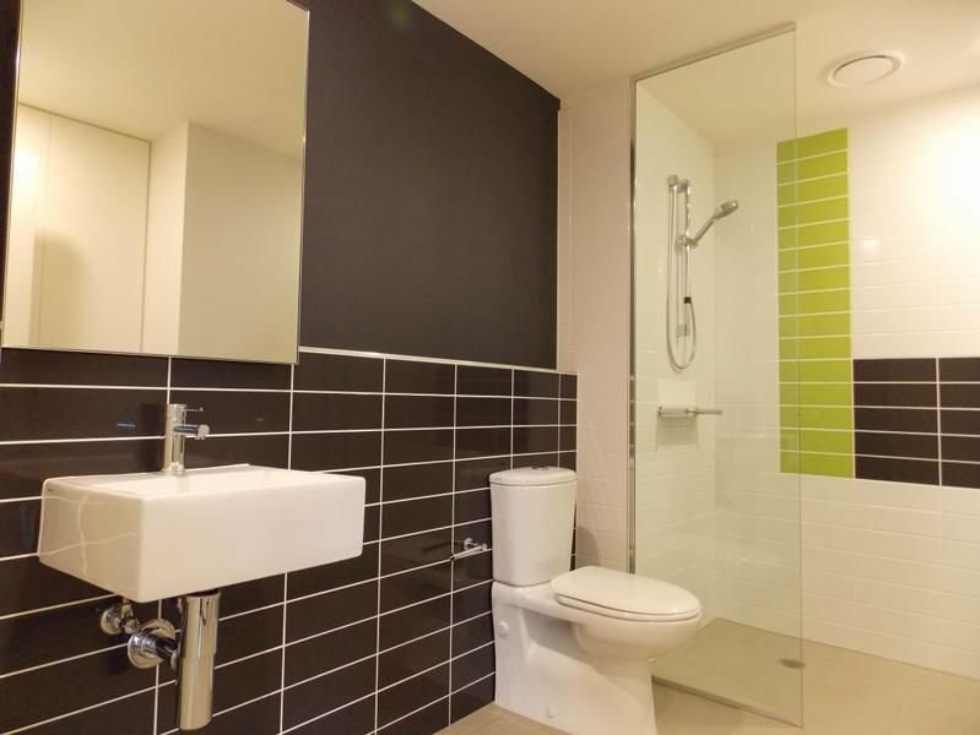 206/815 Bourke Street, DOCKLANDS