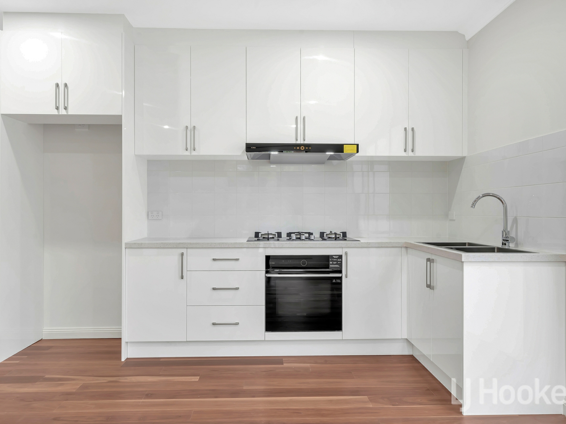 61 Ray Drive, BALWYN NORTH