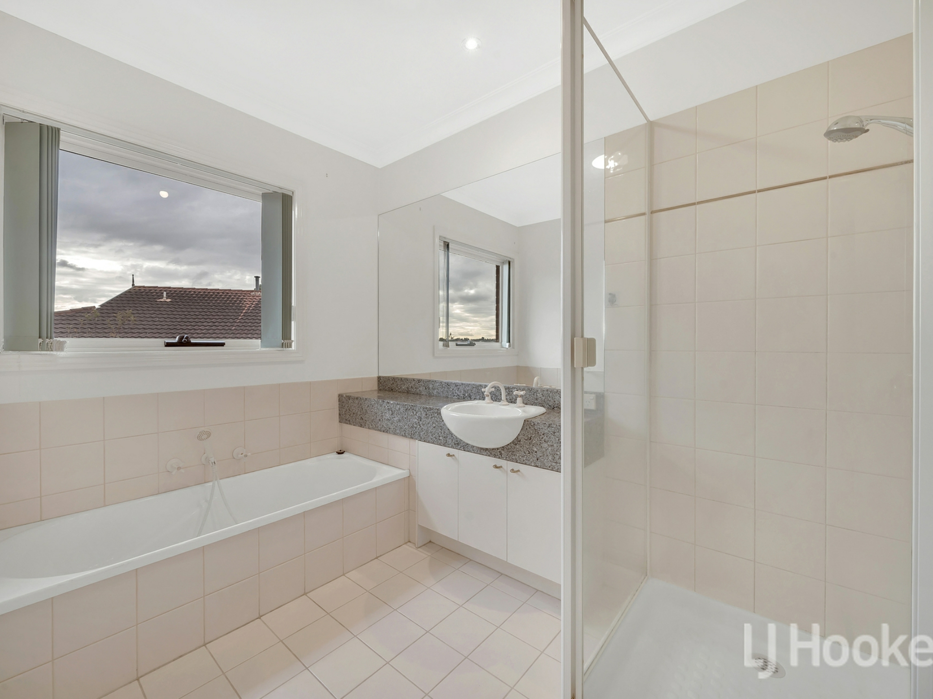 61 Ray Drive, BALWYN NORTH