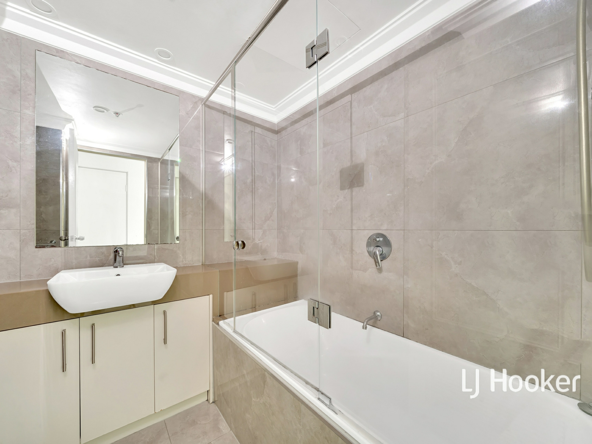 902/398 Lonsdale Street, MELBOURNE
