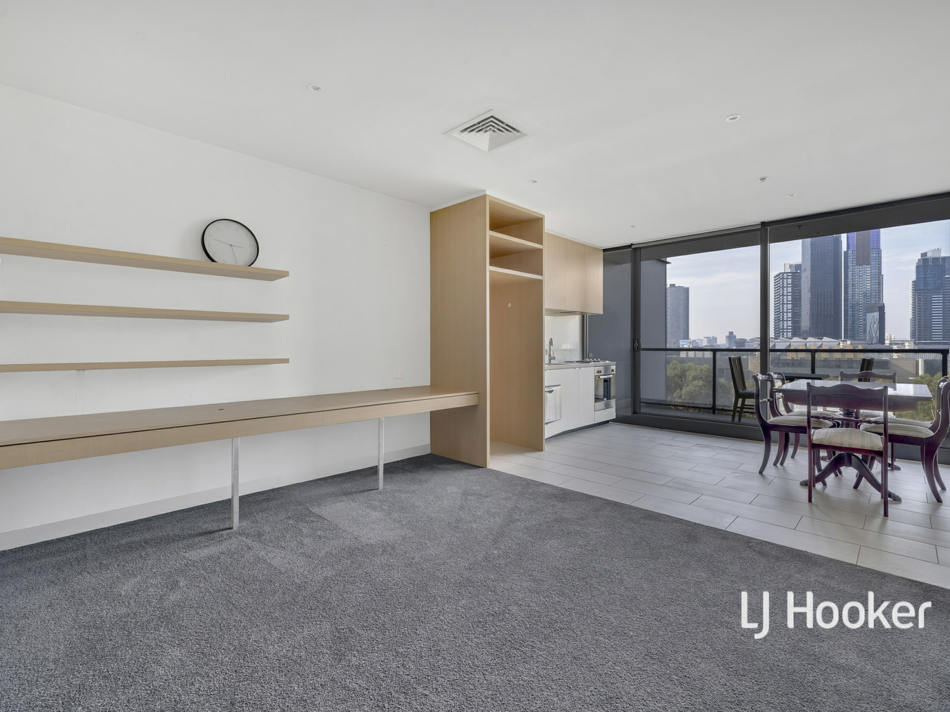 821/555 Flinders Street, MELBOURNE