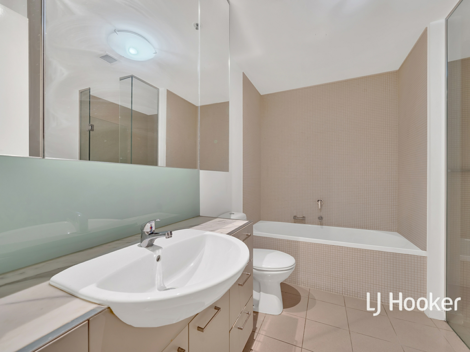 306/30 Rakaia Way, DOCKLANDS
