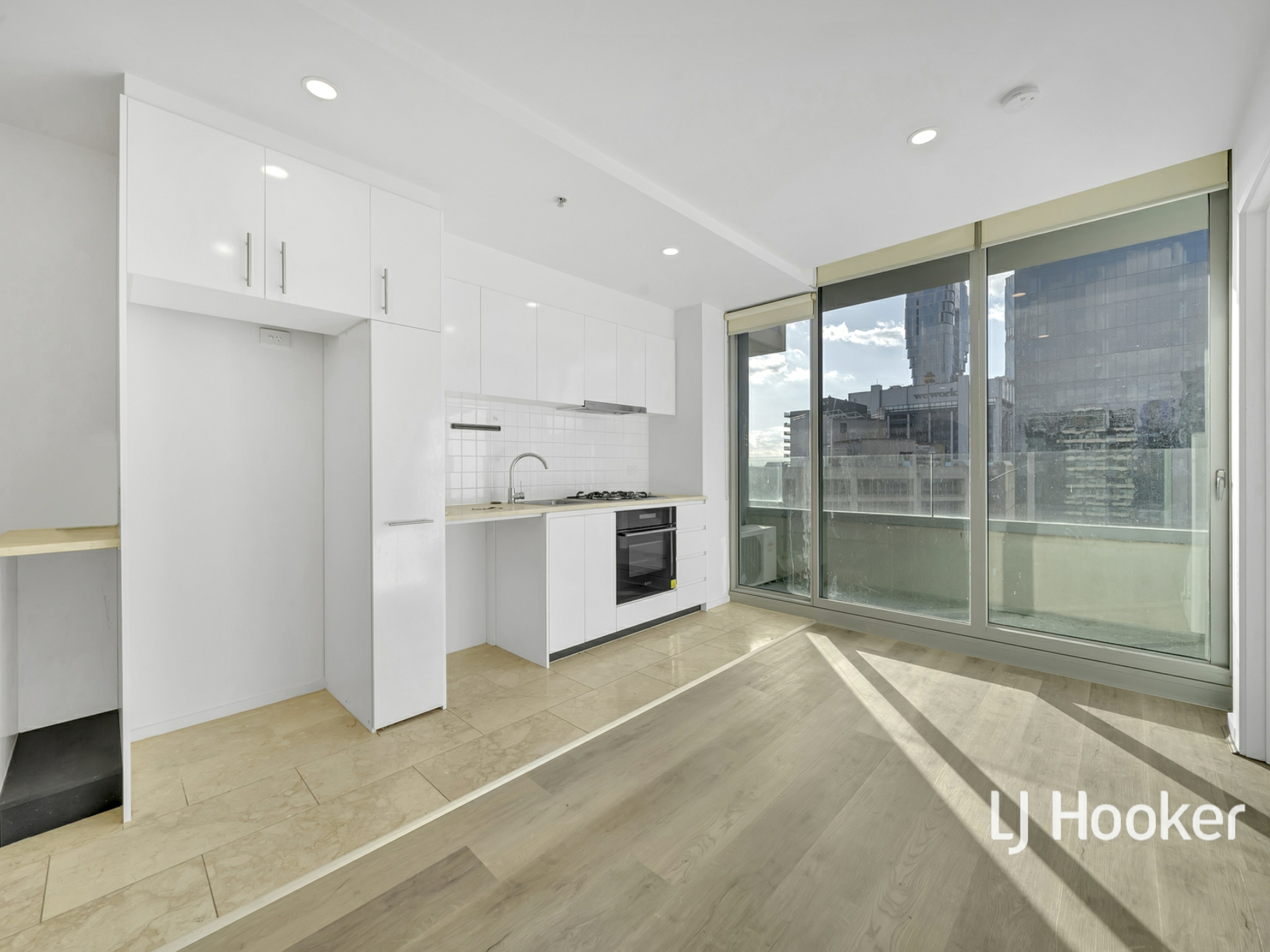 2502/8 Downie Street, MELBOURNE
