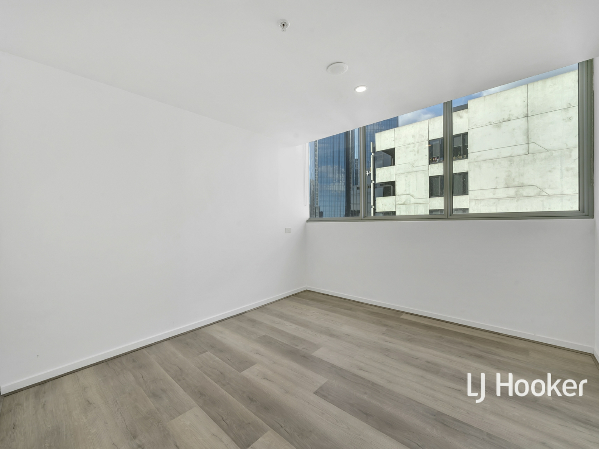 2502/8 Downie Street, MELBOURNE
