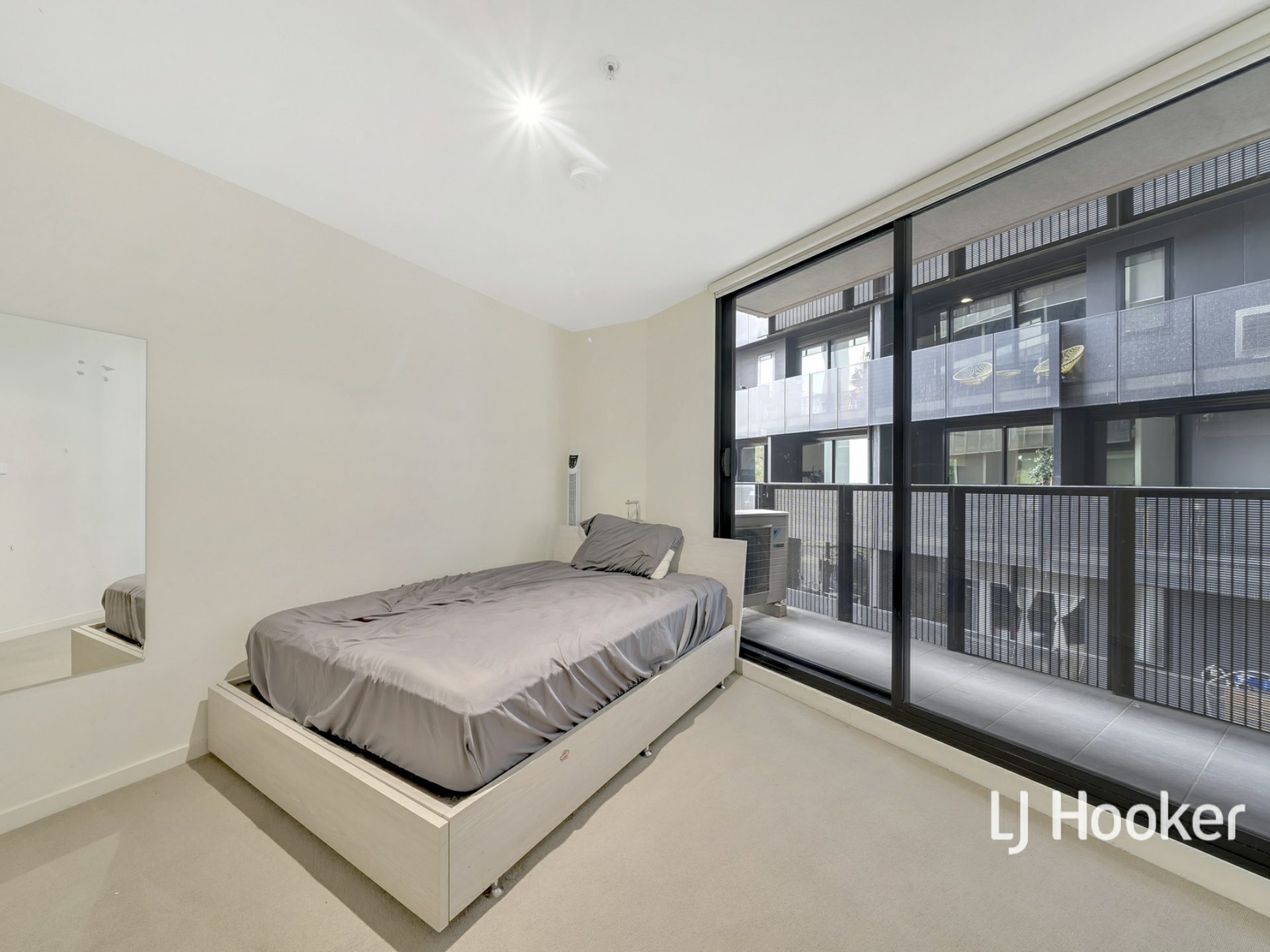 304/243 Franklin Street, MELBOURNE