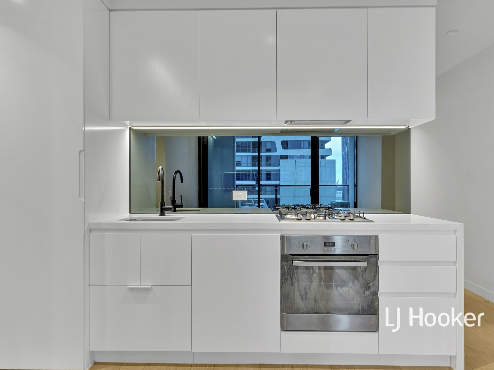 1305/442-450 Elizabeth Street, MELBOURNE