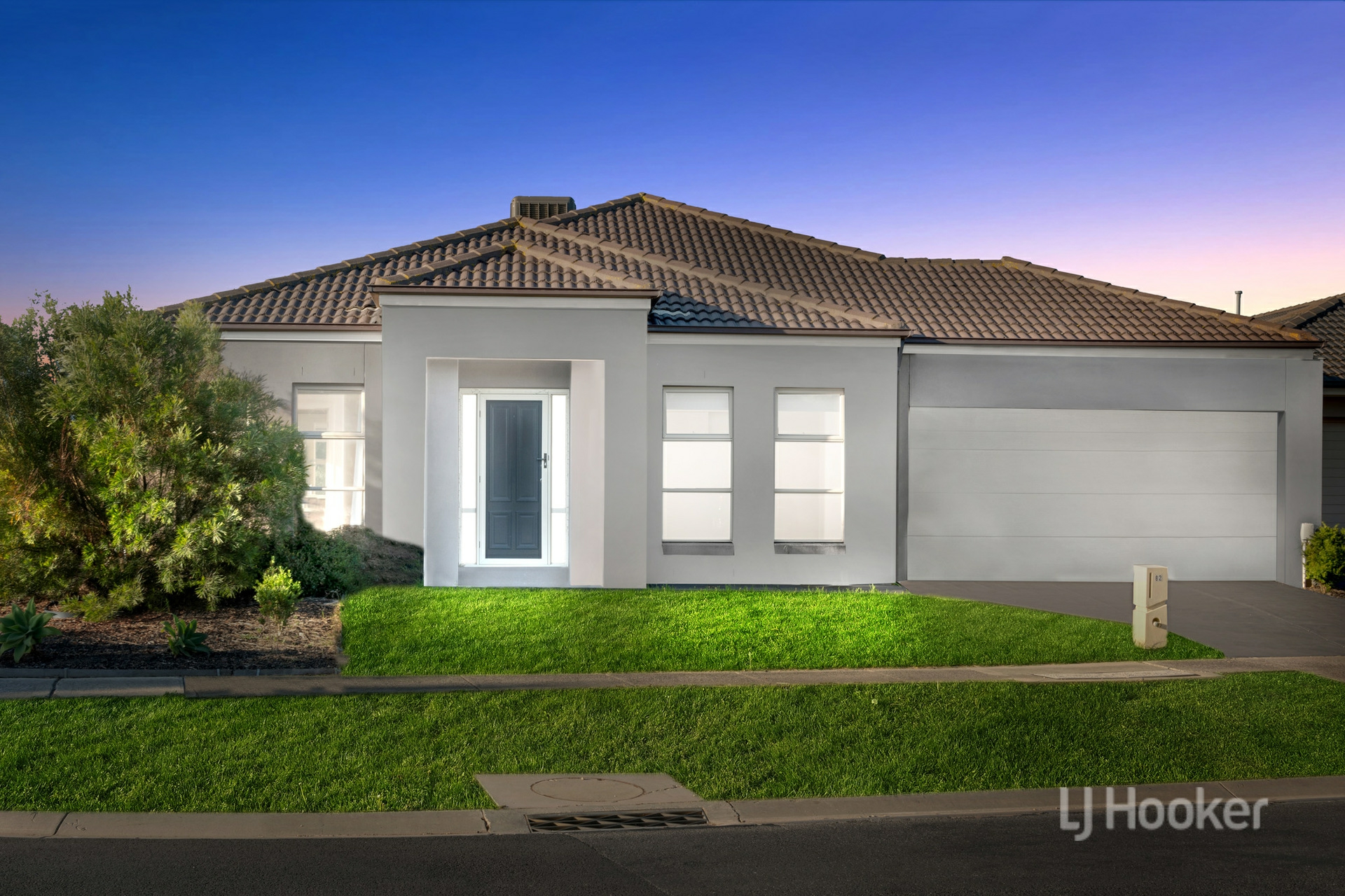 82 Fongeo Drive, POINT COOK