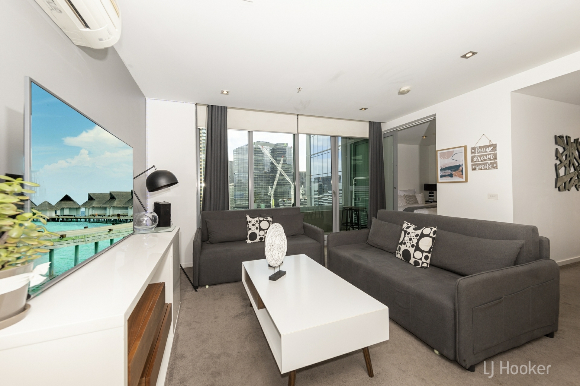 1707/8 Downie Street, MELBOURNE