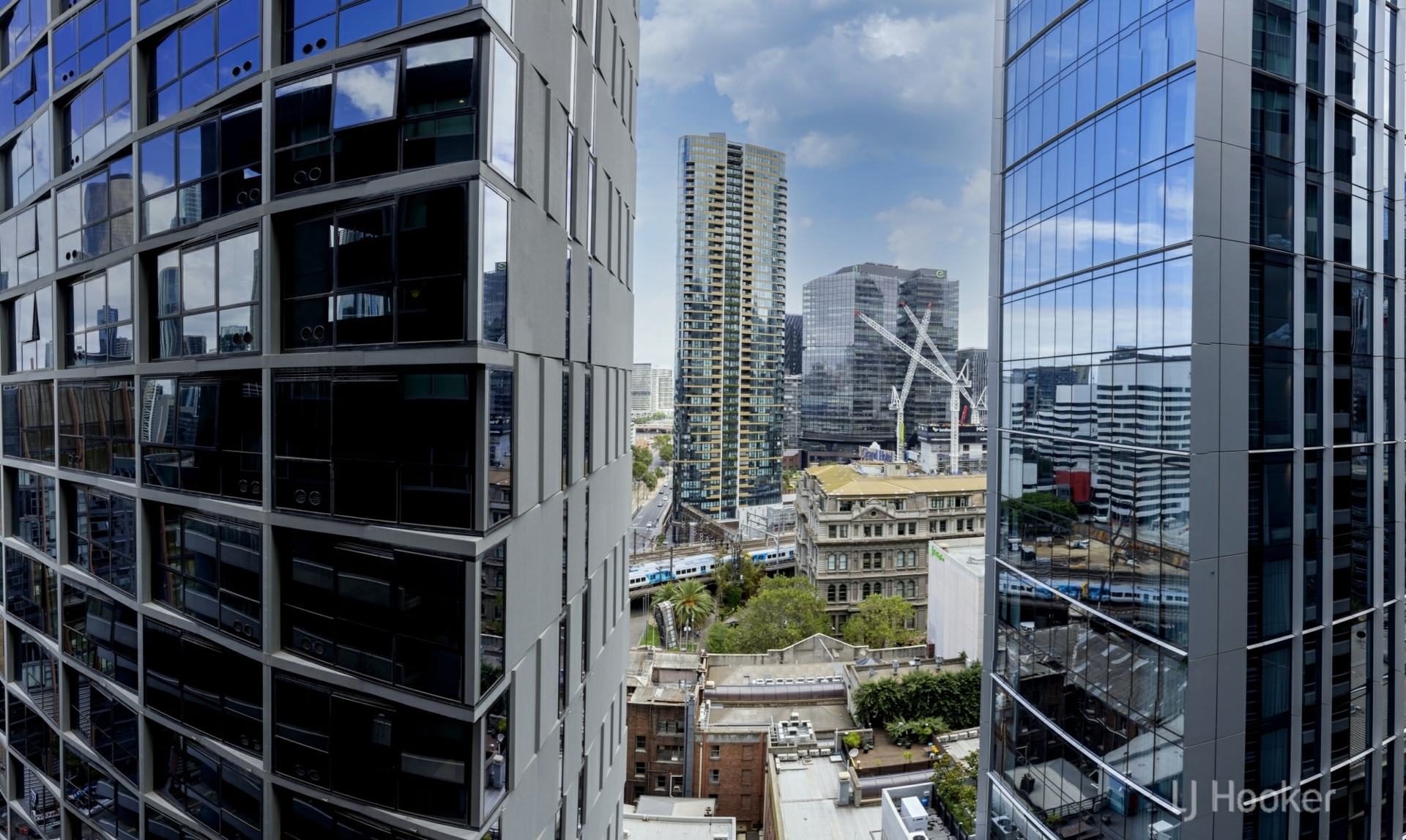 1707/8 Downie Street, MELBOURNE