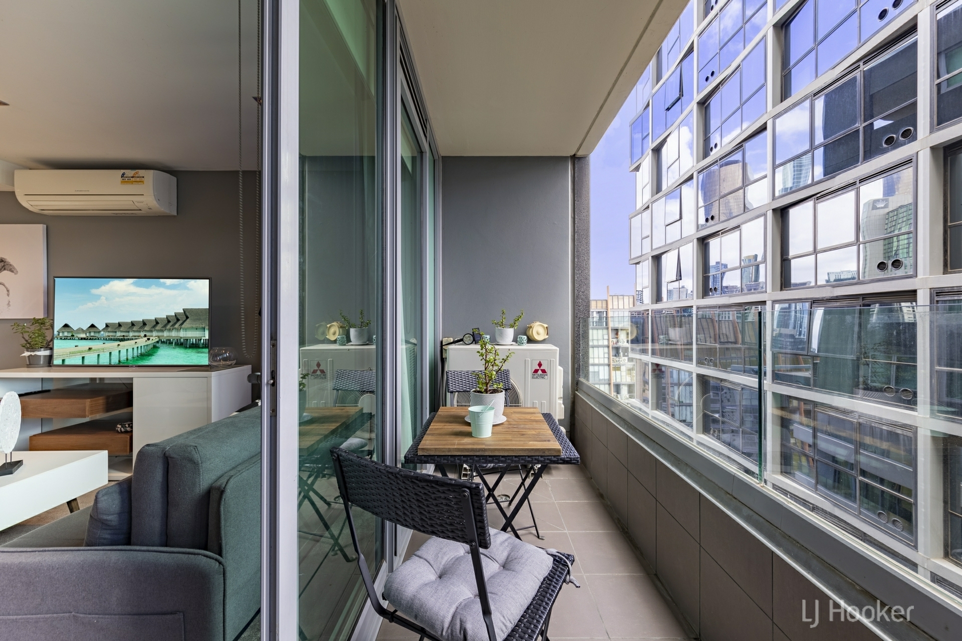 1707/8 Downie Street, MELBOURNE