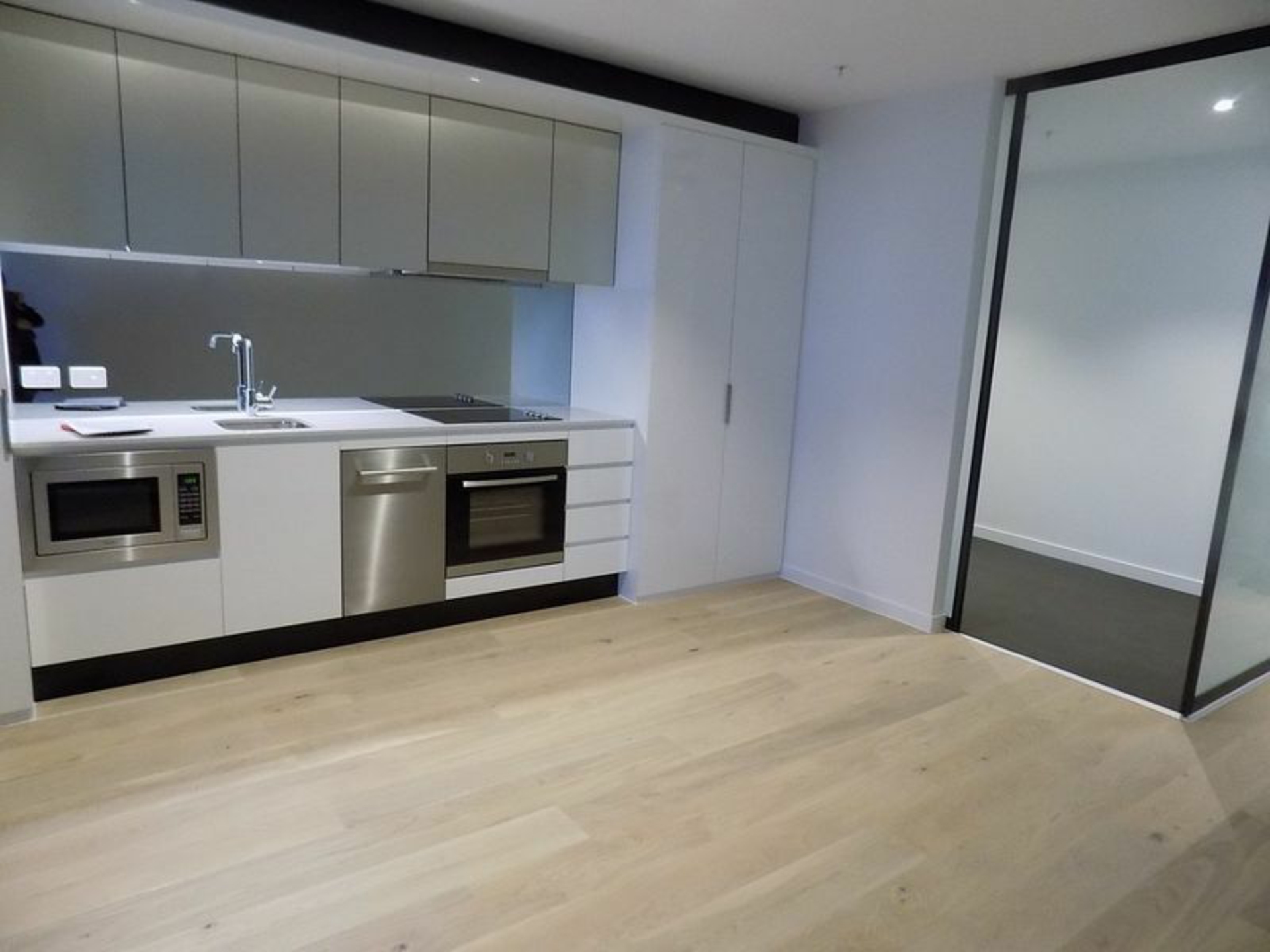 4213/33 Rose Lane, MELBOURNE