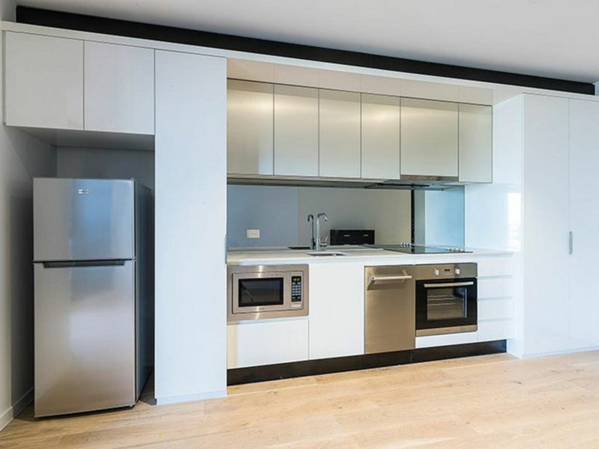 4213/33 Rose Lane, MELBOURNE