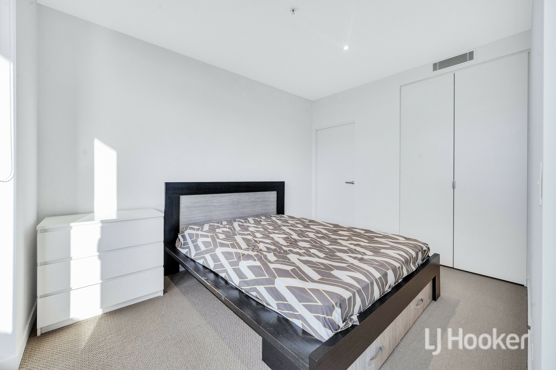 2904/555 Swanston Street, CARLTON