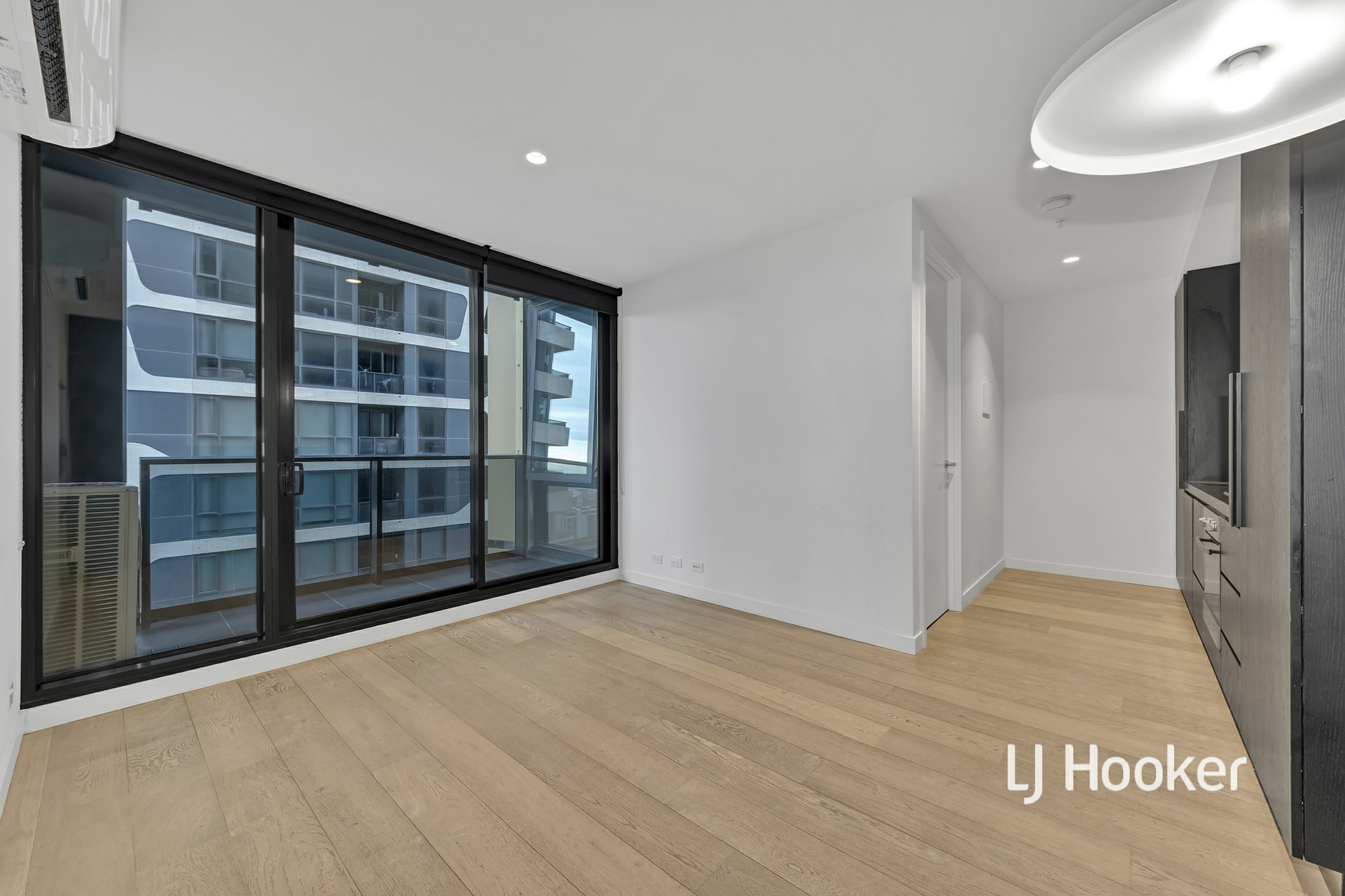 2410/81 A'beckett Street, MELBOURNE