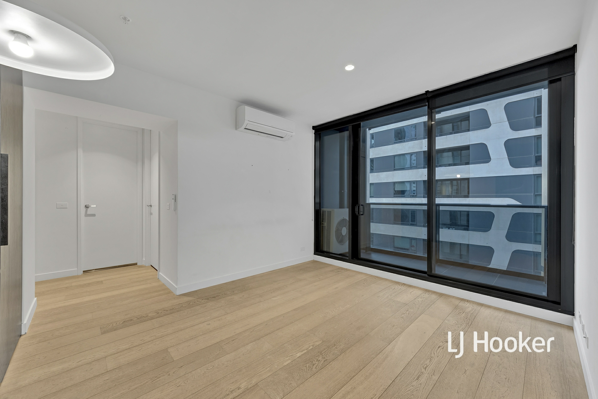2410/81 A'beckett Street, MELBOURNE