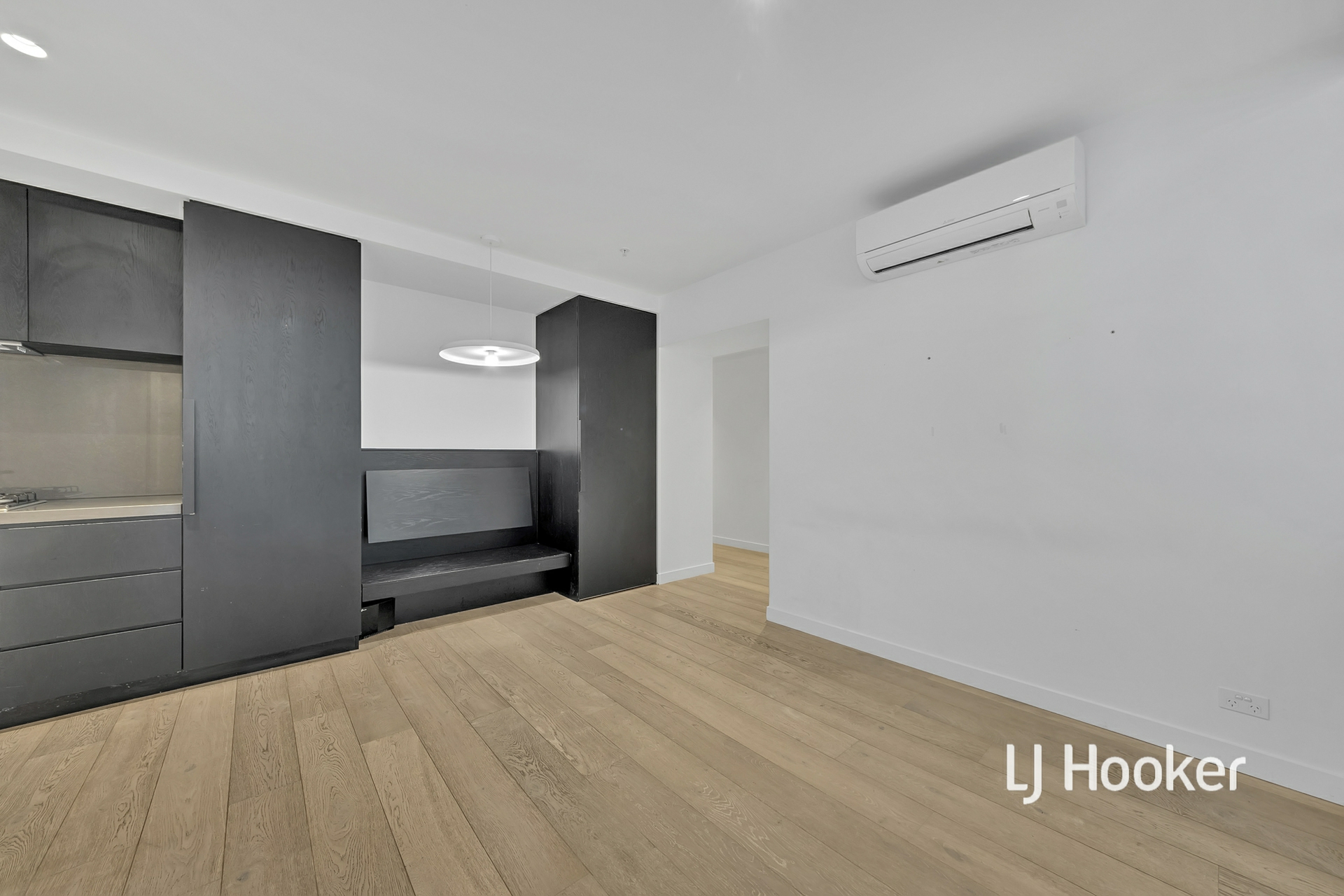 2410/81 A'beckett Street, MELBOURNE