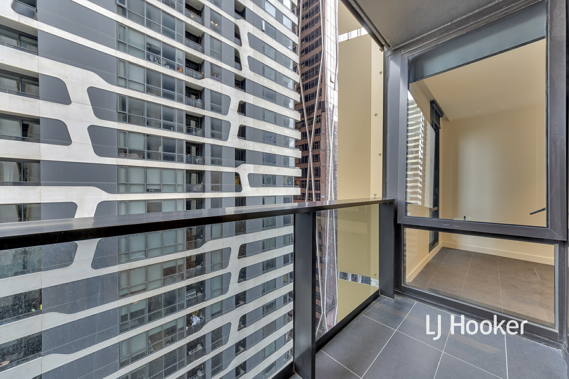 2410/81 A'beckett Street, MELBOURNE