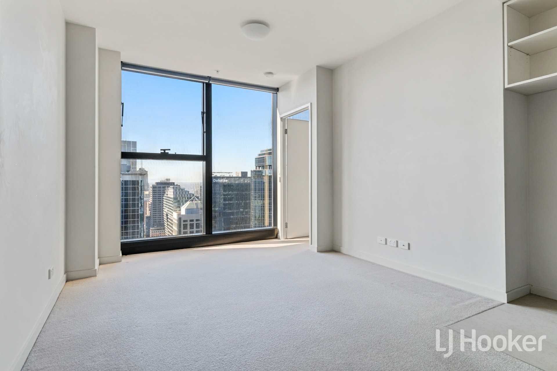 4703/568 Collins Street — photo 3 of 8
