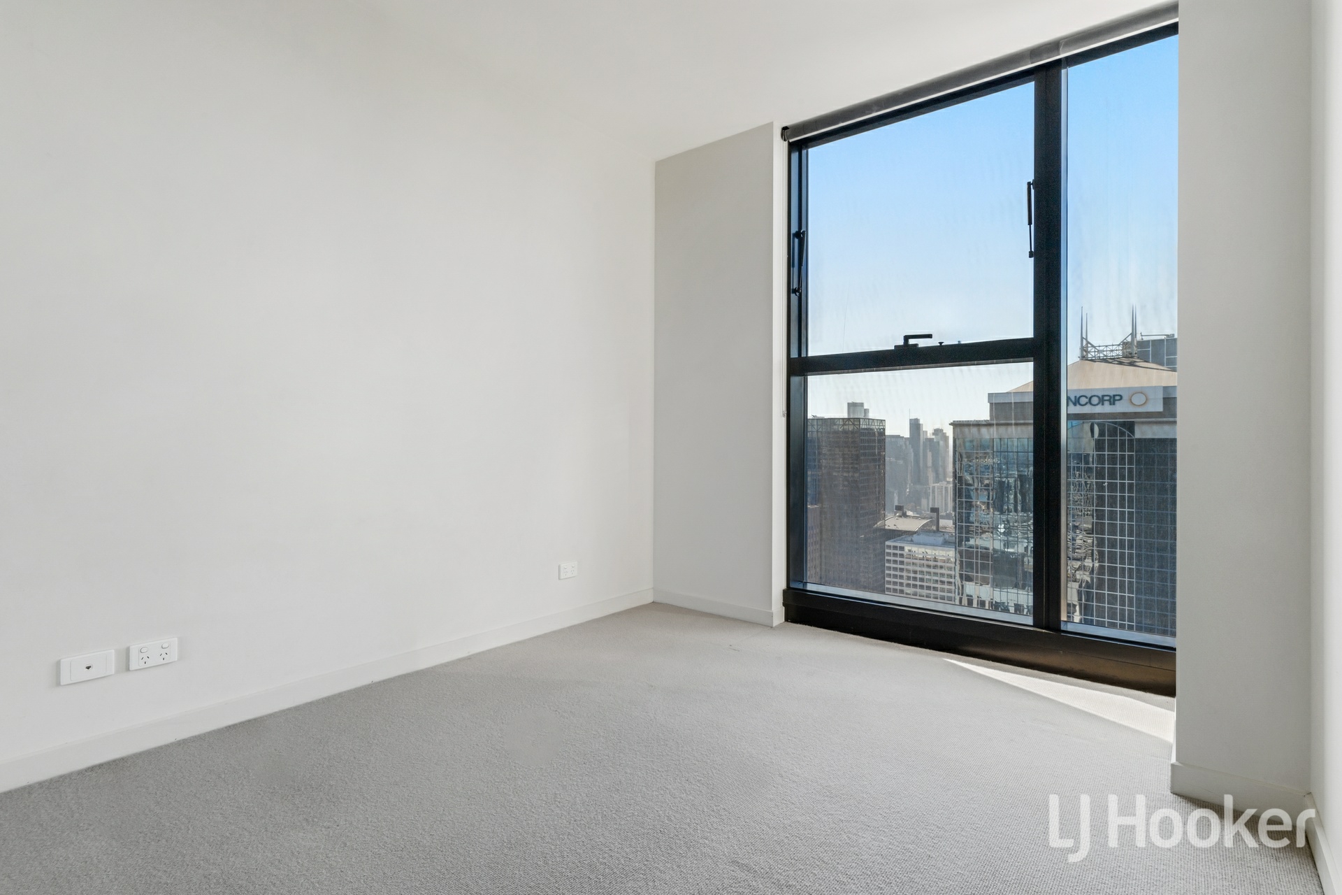 4703/568 Collins Street — photo 5 of 8