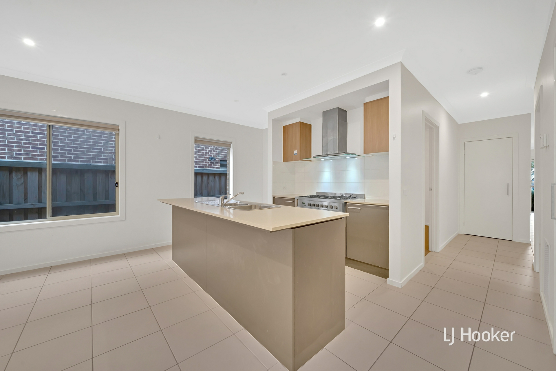 54 Dingo Street, POINT COOK