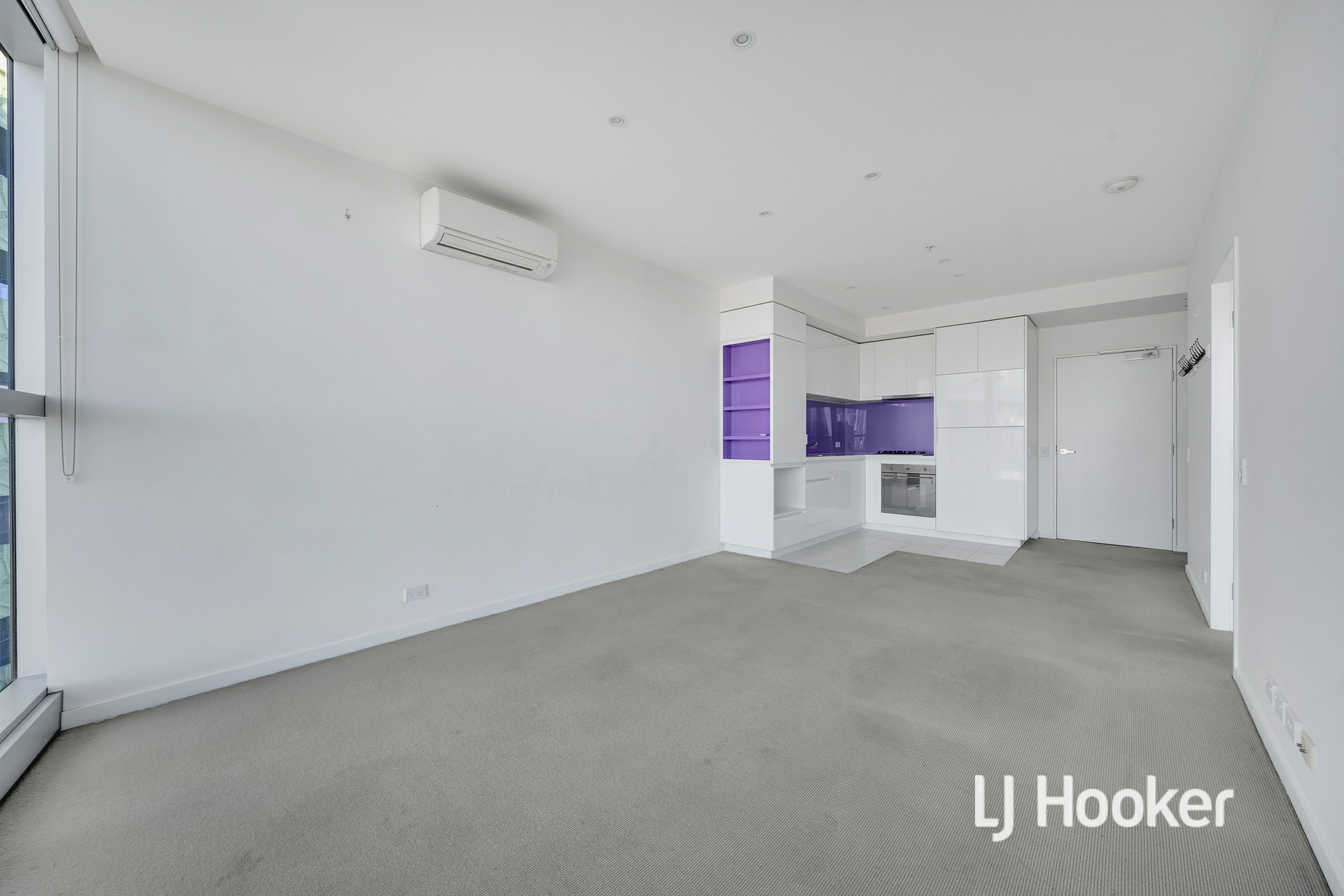 N2405/241 Harbour Esplanade, DOCKLANDS