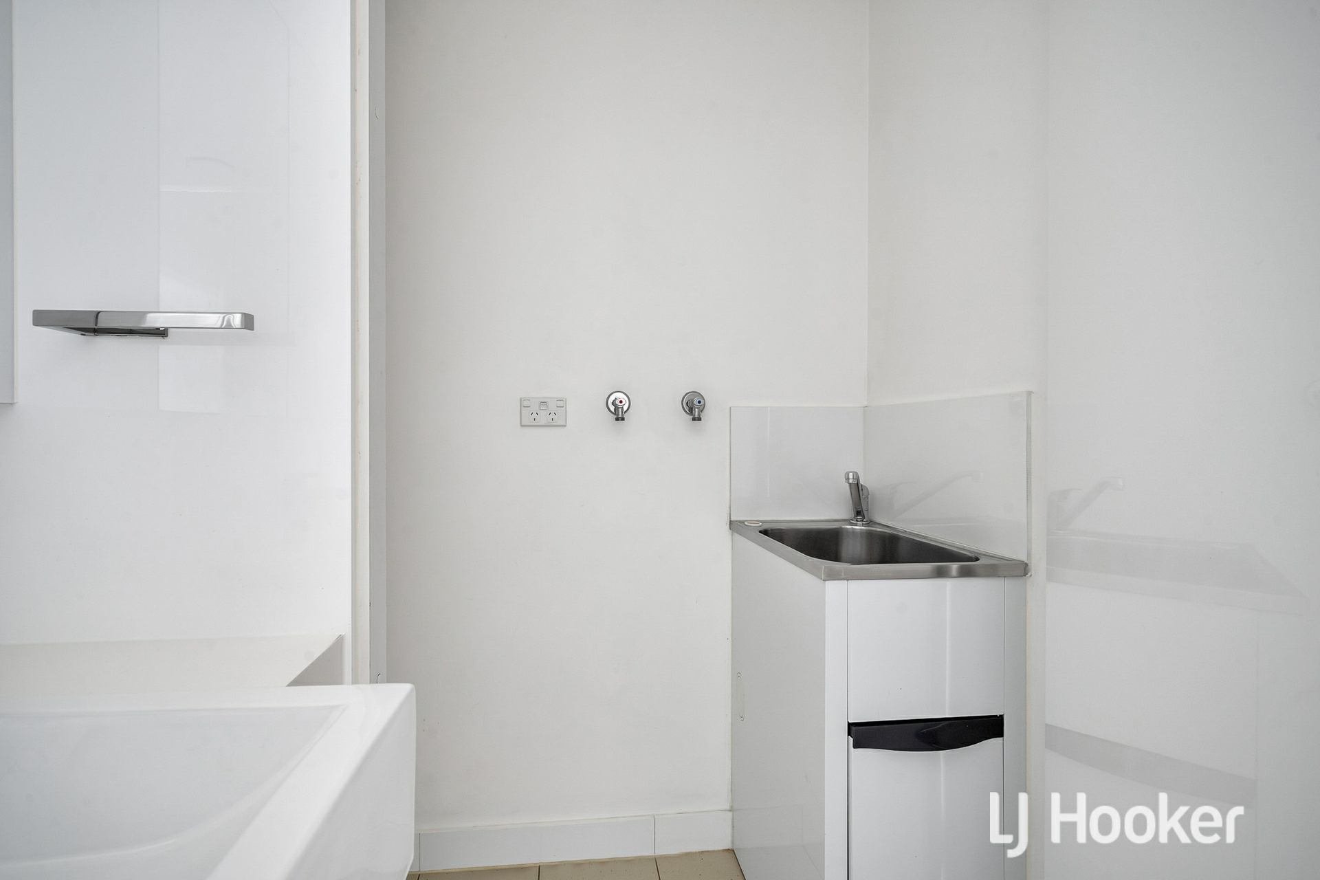 N2405/241 Harbour Esplanade, DOCKLANDS