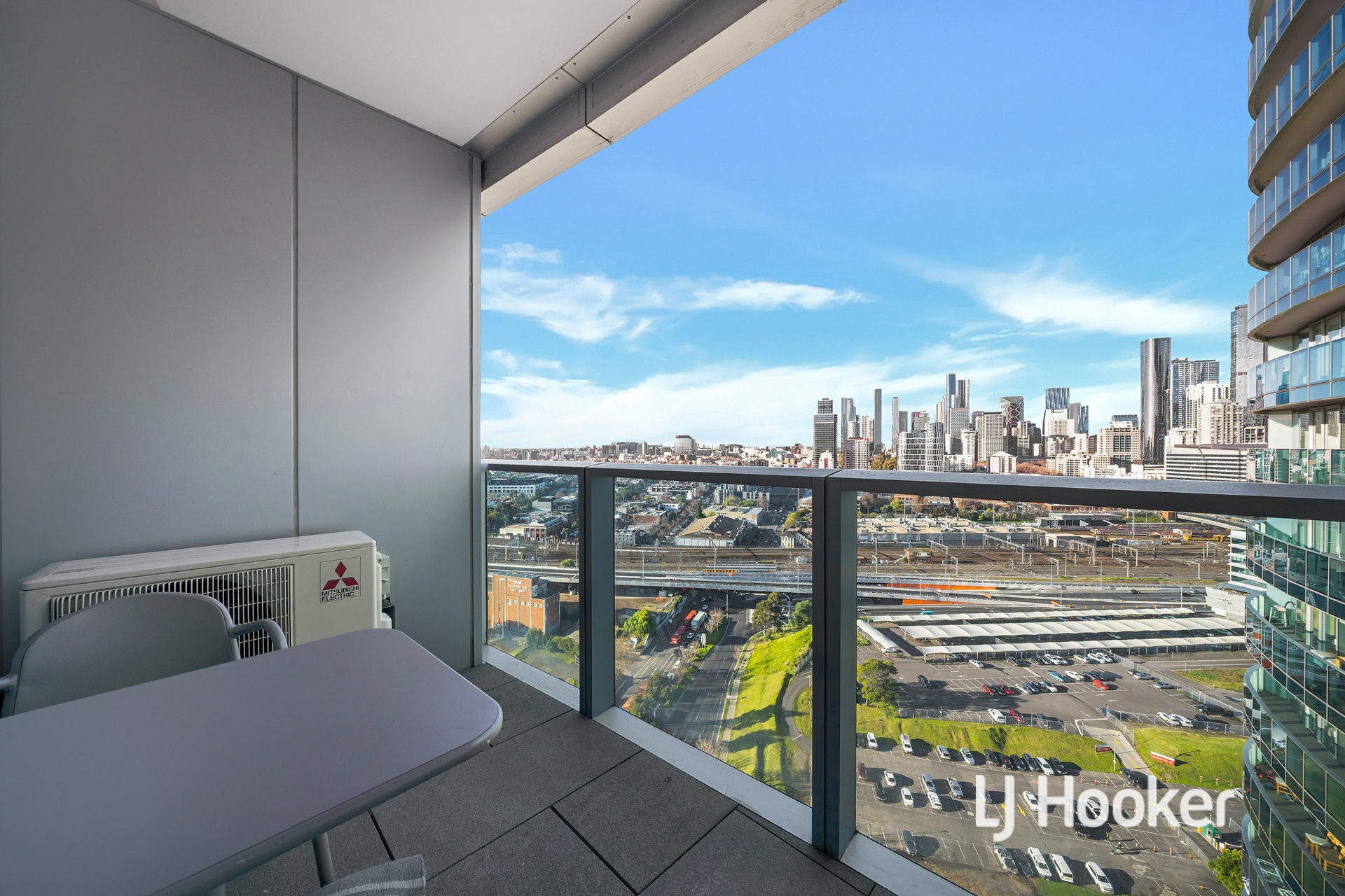 N2405/241 Harbour Esplanade, DOCKLANDS