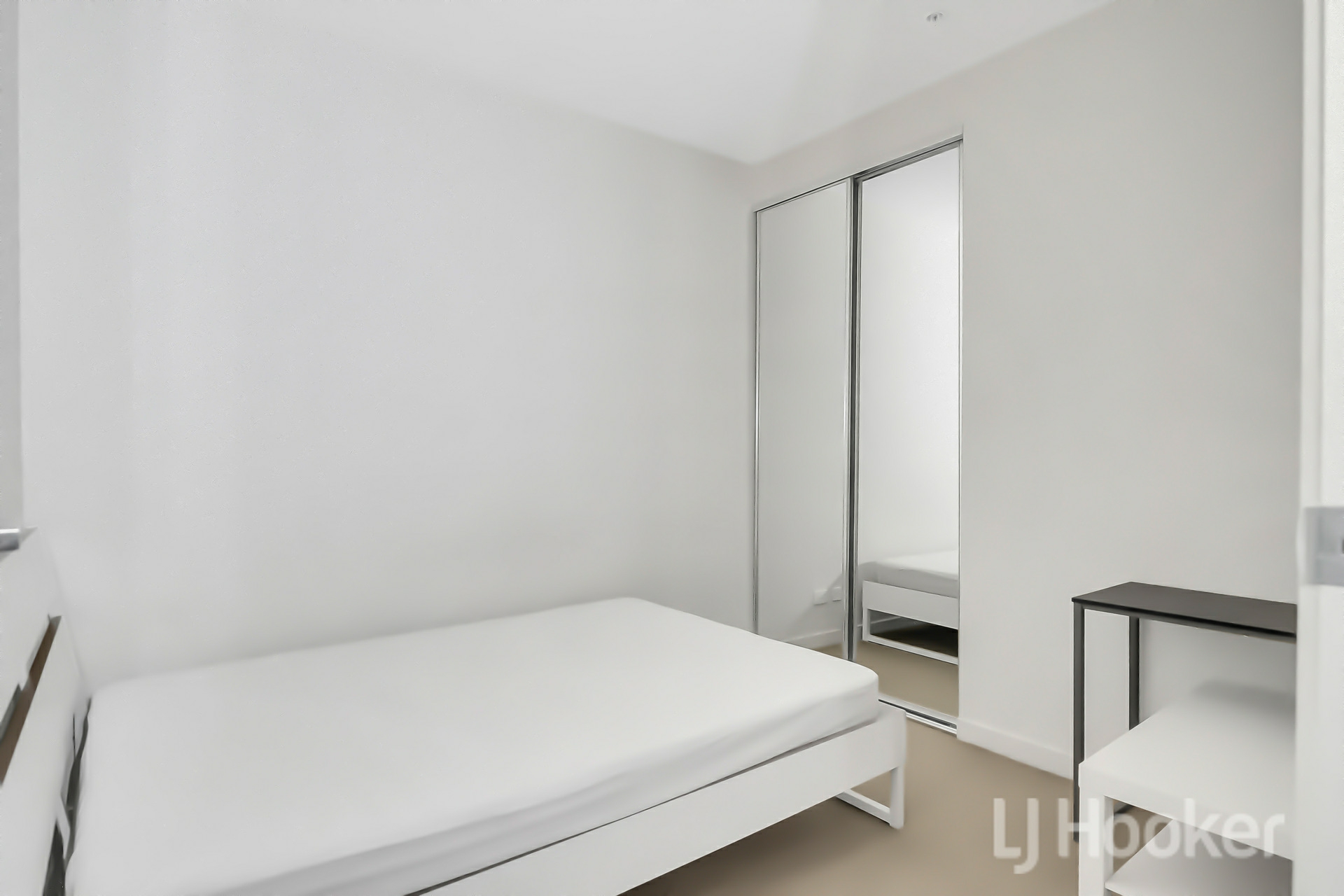 1205/568 Collins Street, MELBOURNE