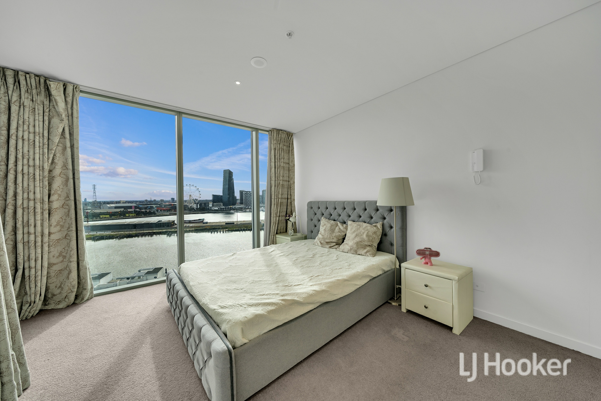1101/81 South Wharf Drive, DOCKLANDS