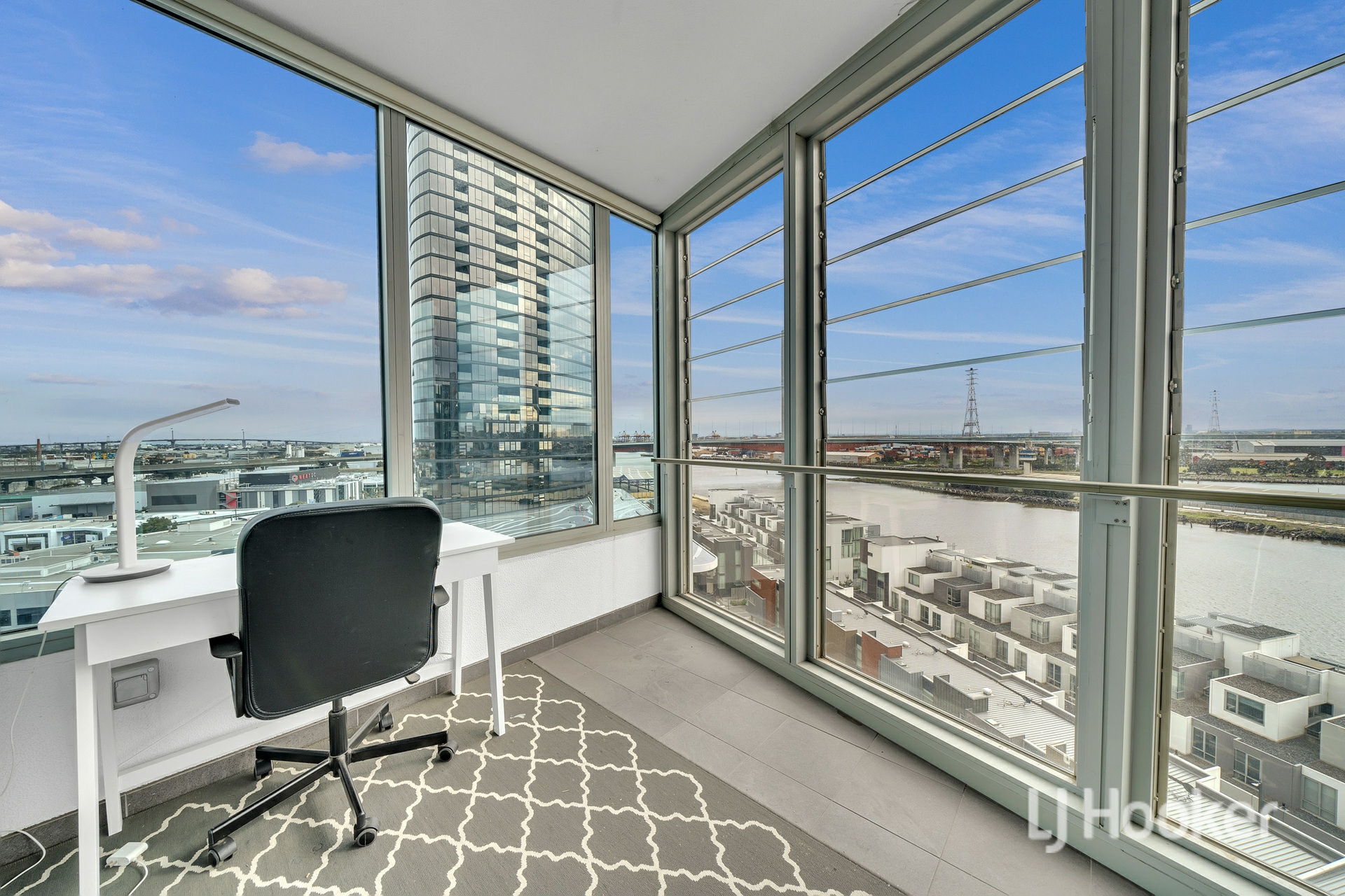 1101/81 South Wharf Drive, DOCKLANDS