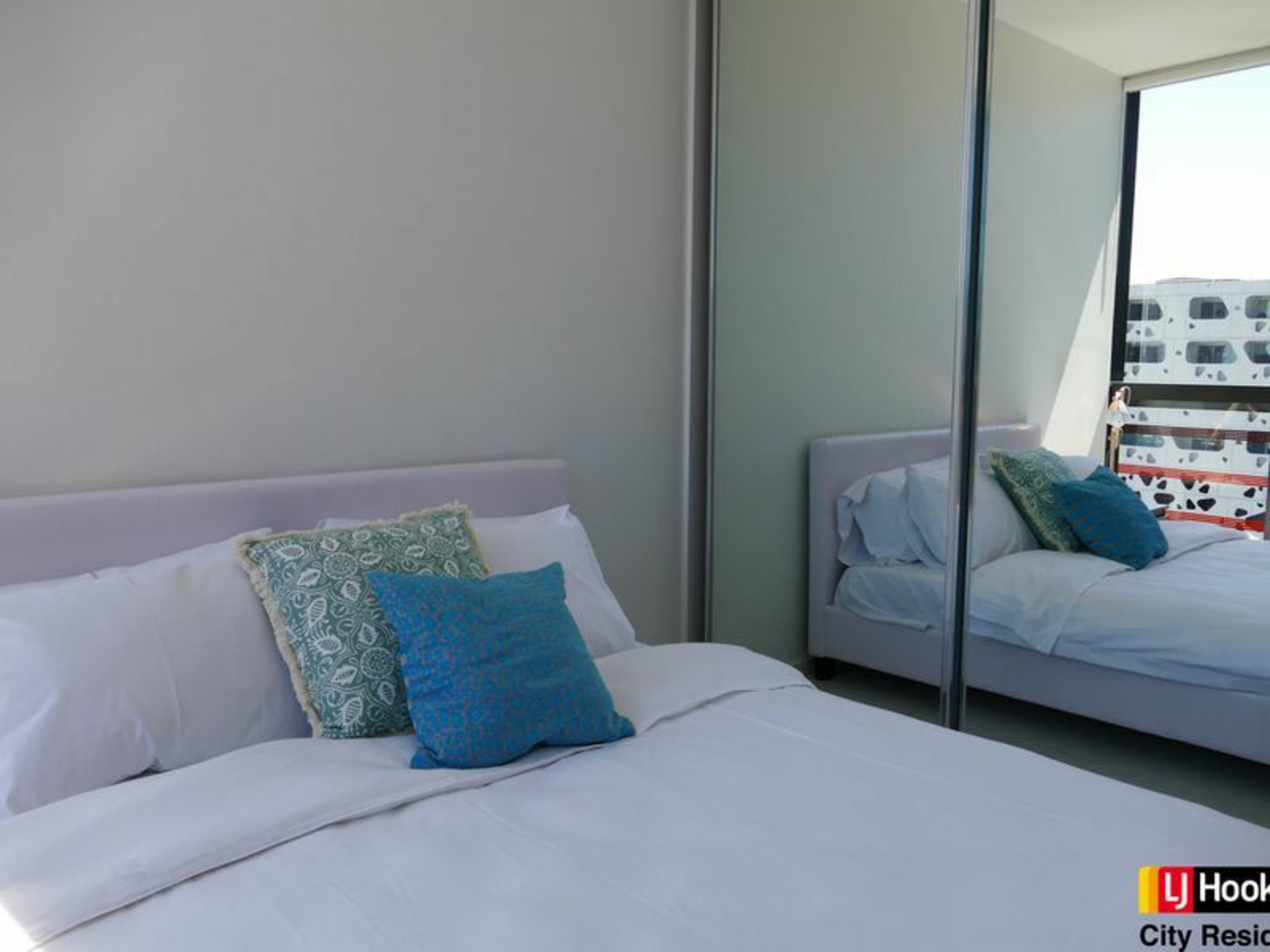 1110S/883 Collins Street, DOCKLANDS