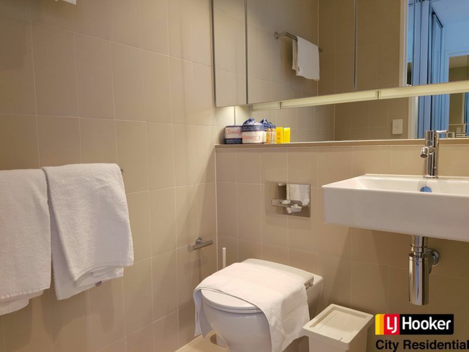 1110S/883 Collins Street, DOCKLANDS