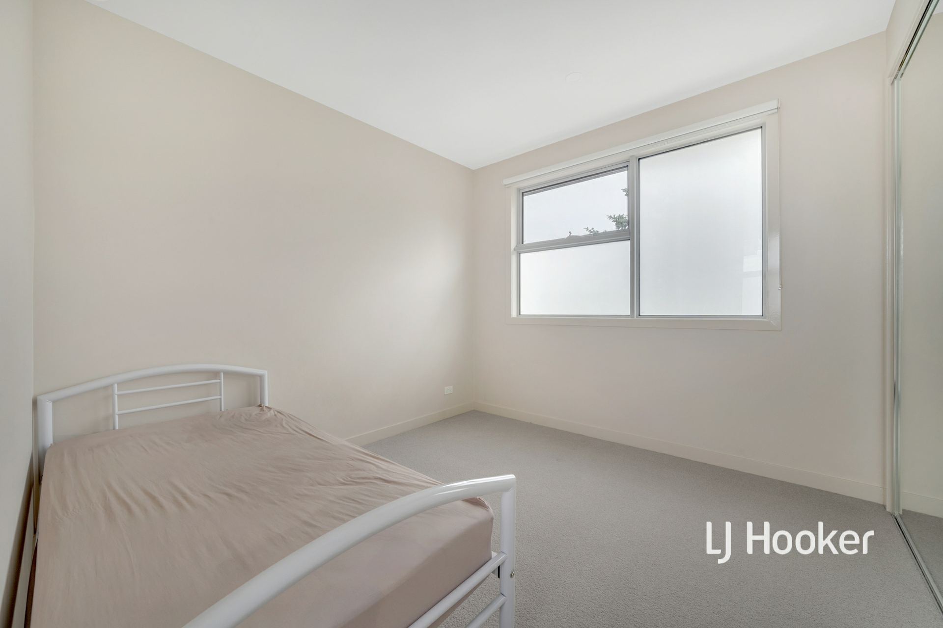 1/3 Avon Court, GLEN WAVERLEY