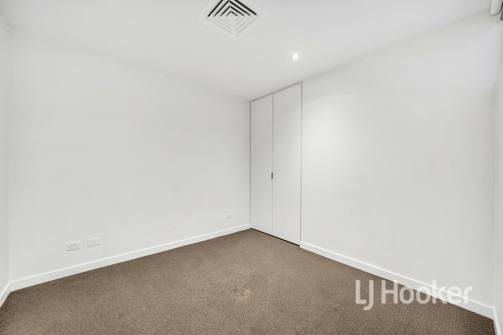 2614/551 Swanston Street, CARLTON