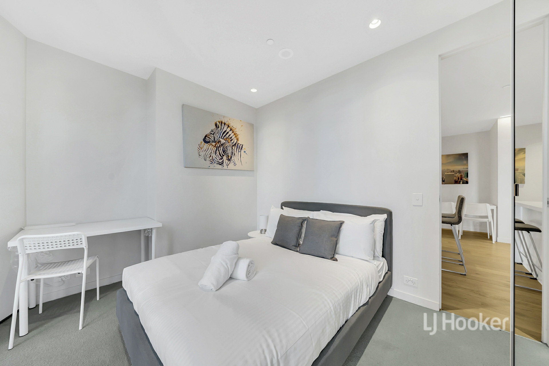 1202/442-450 Elizabeth Street — photo 4 of 7