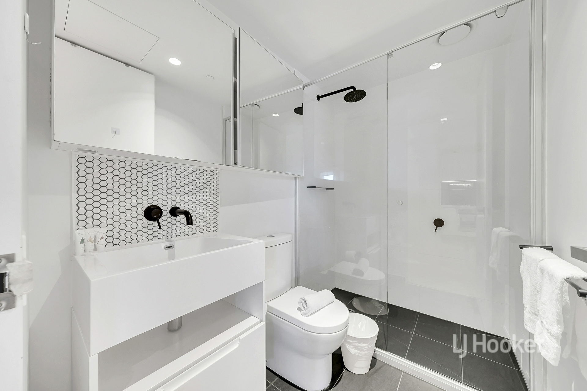 1202/442-450 Elizabeth Street — photo 7 of 7
