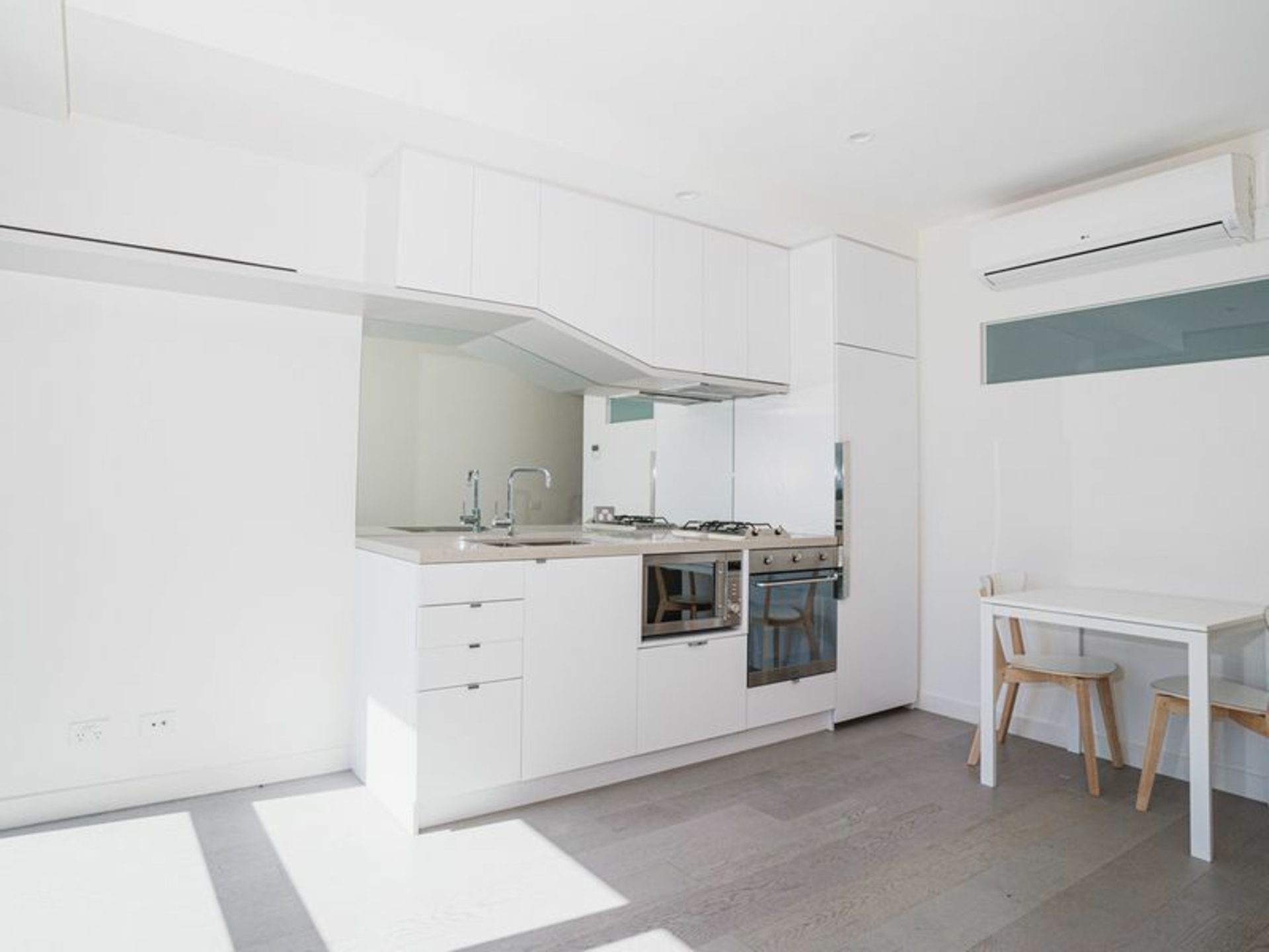 803/327 La Trobe Street, MELBOURNE